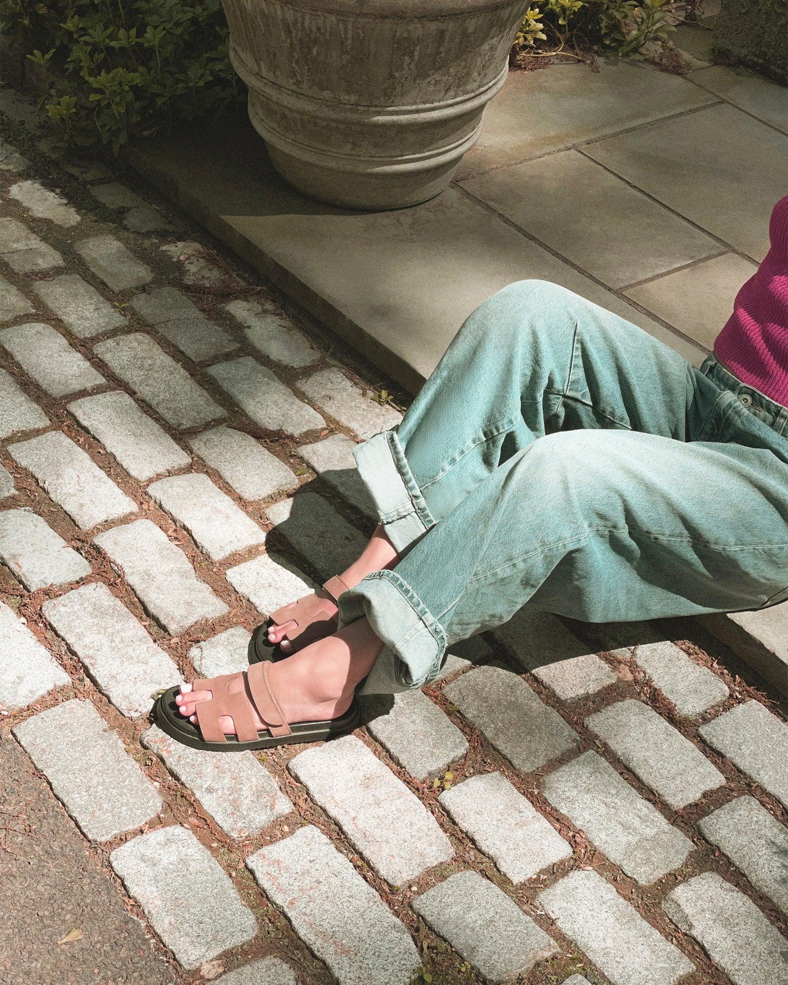 SELENE TOP KHAKI Female Product Image