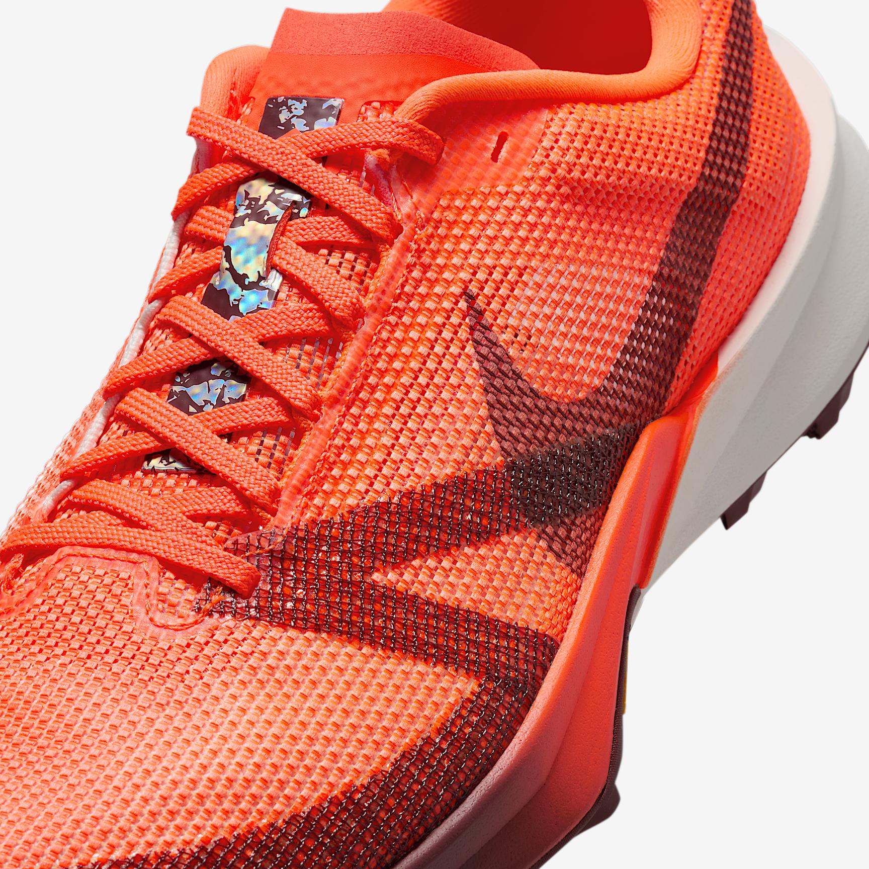 Nike Mens Kiger 10 Trail Running Shoes | FV3929-800 Product Image