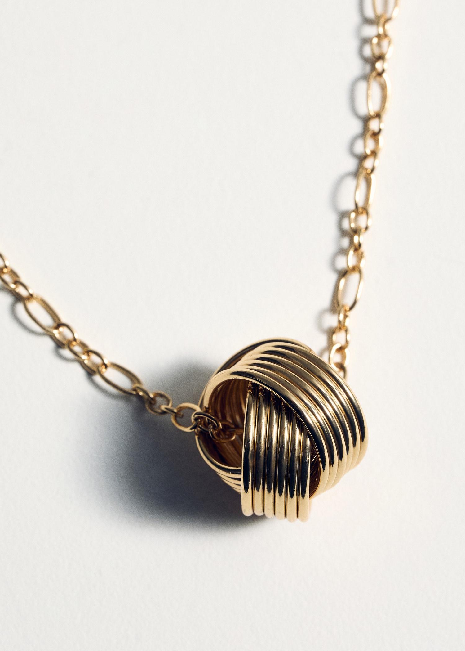 Interlocking hoops pendant chain necklace - Women | MANGO USA Product Image