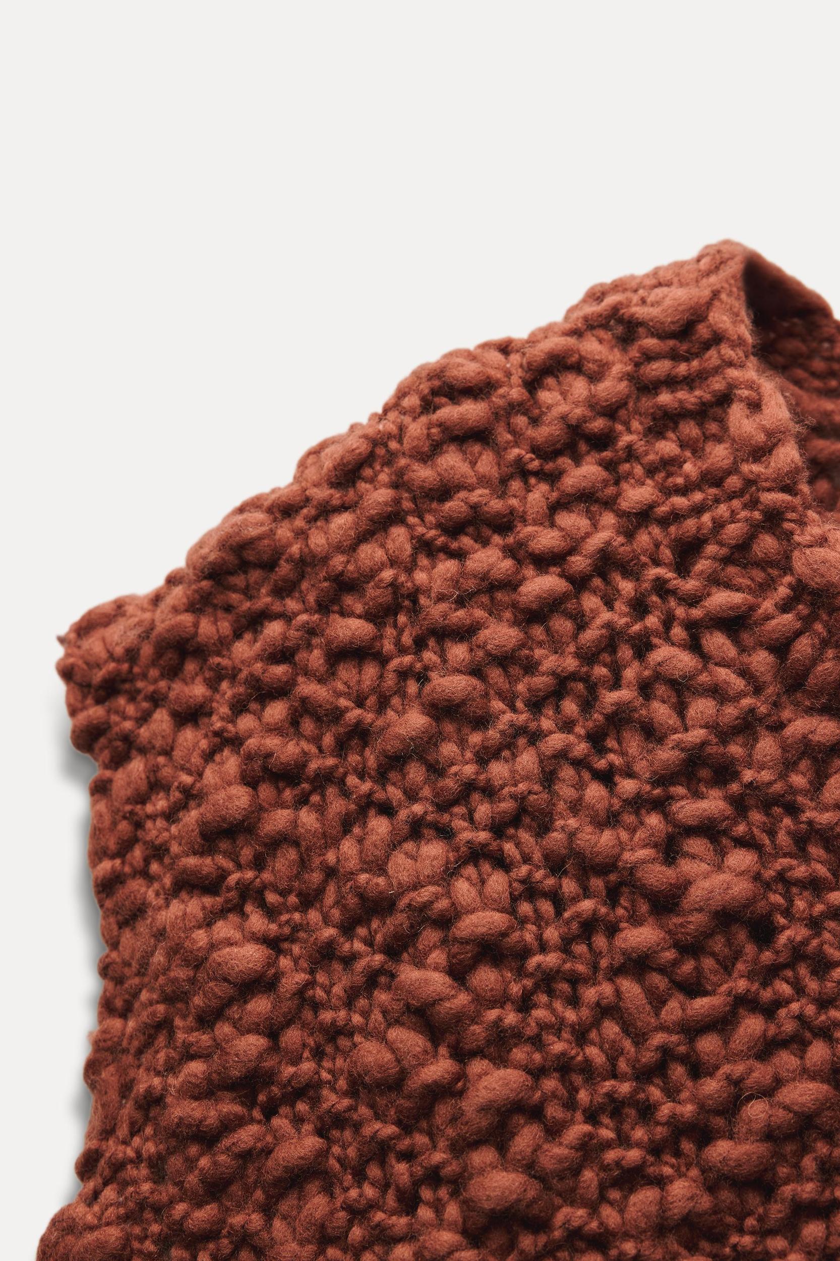 OVERSIZED TEXTURED KNIT VEST Product Image