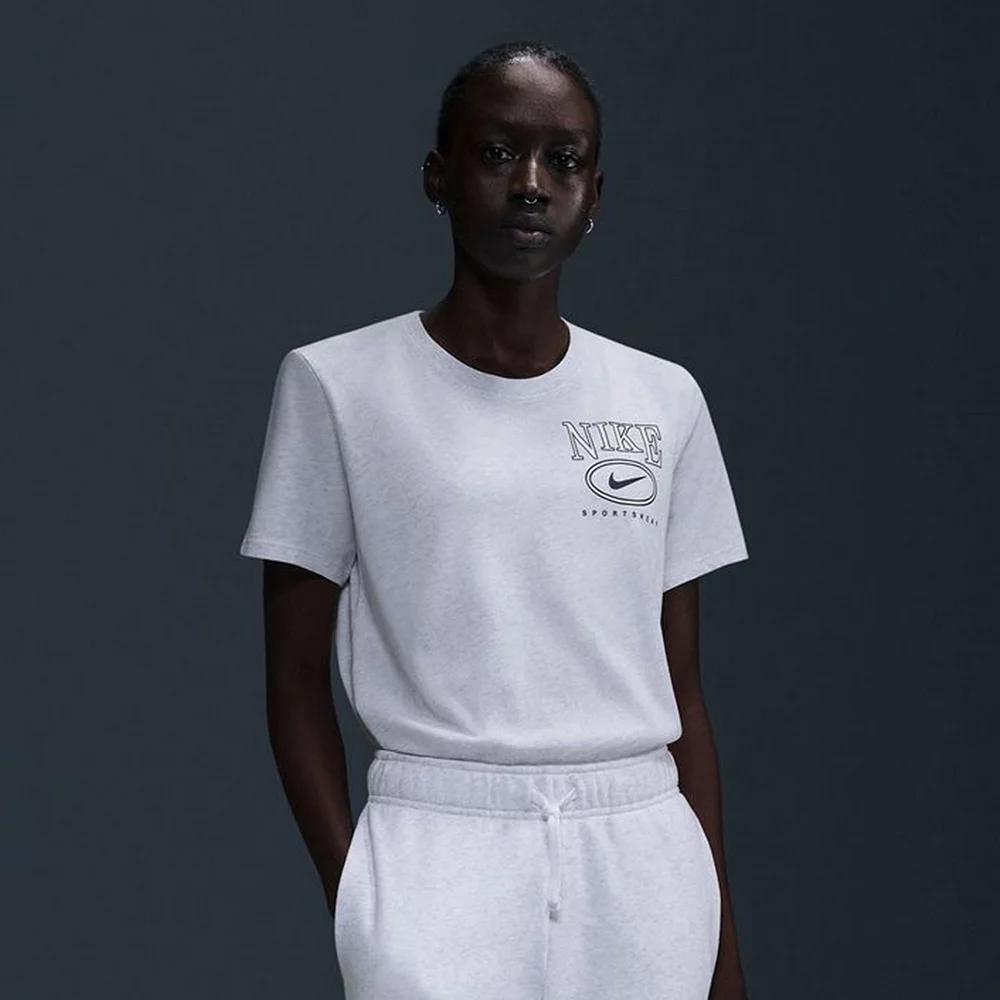 Women's Nike Chest Logo Sportswear Club Tee, Size: XL, Birch Grey Product Image