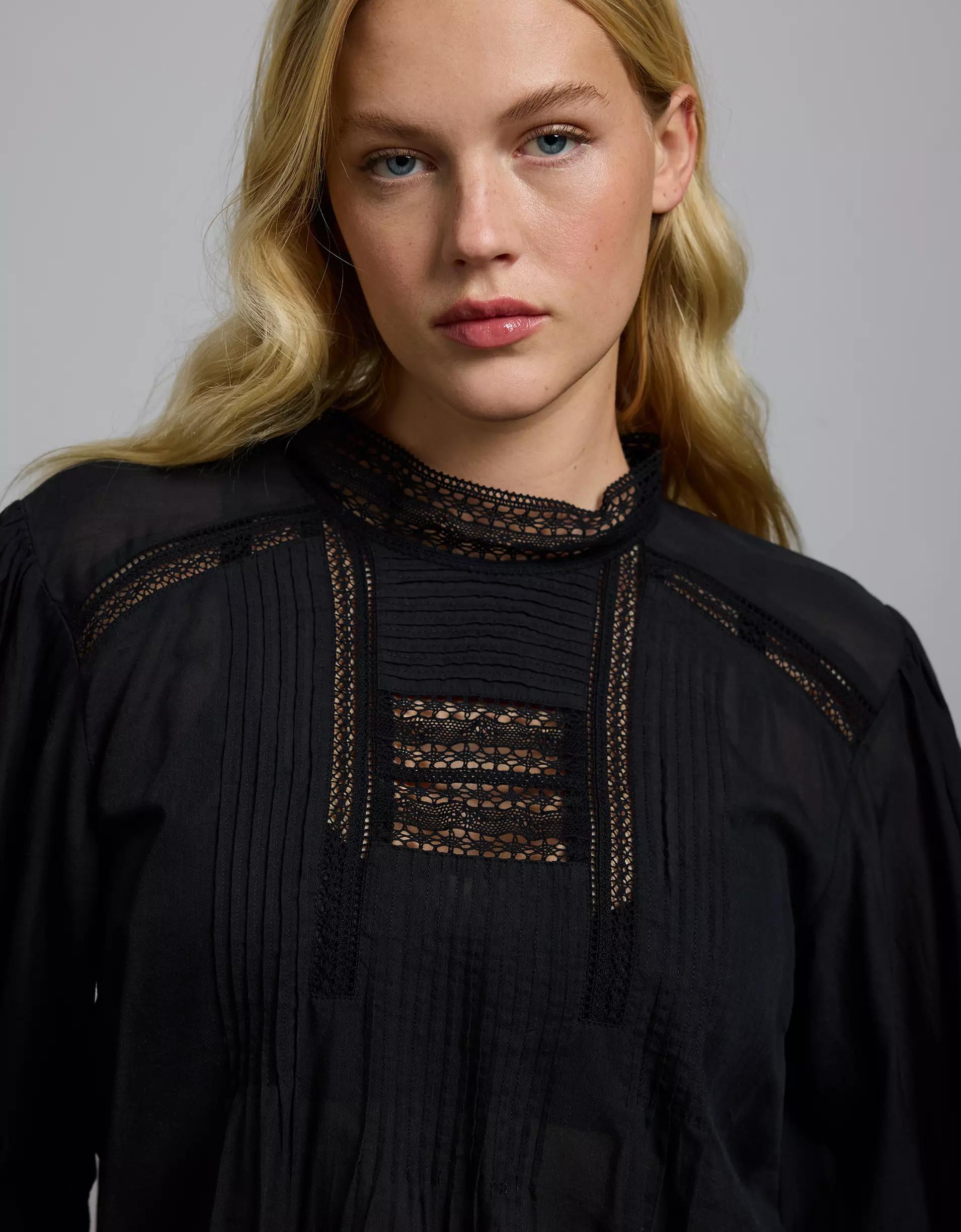 AE77 Premium Lace Peasant Blouse Product Image