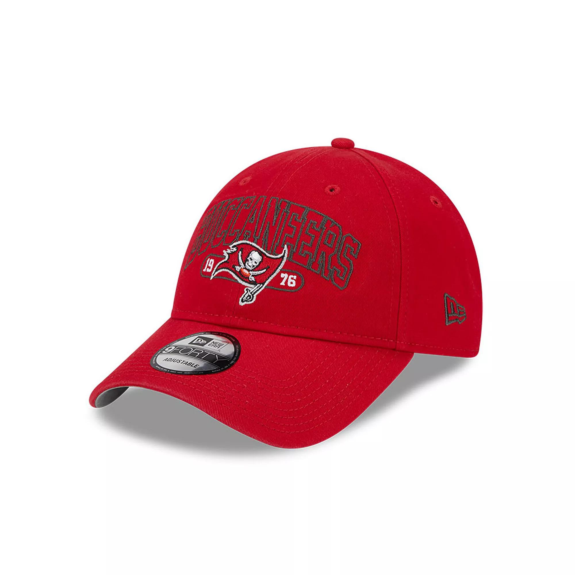 Men's New Era Red Tampa Bay Buccaneers Outline 9FORTY Snapback Hat Product Image