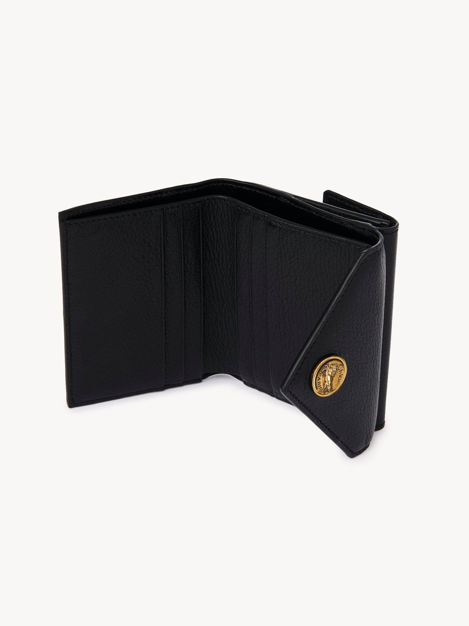 Small Envelope tri-fold in grained leather Product Image
