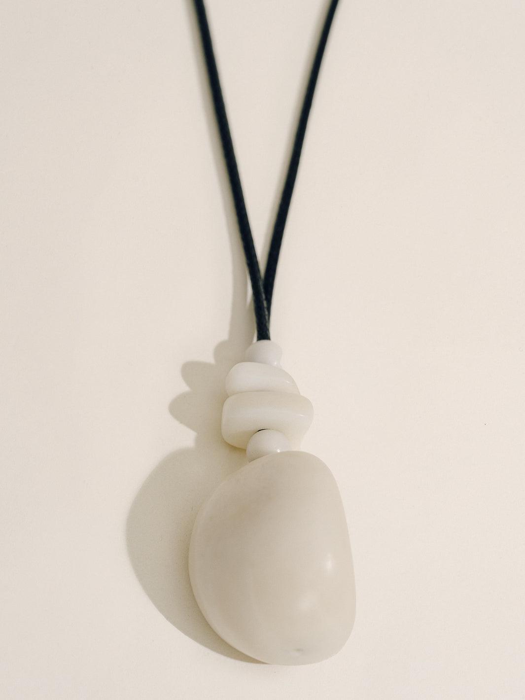The Pendant Necklace in Black Product Image