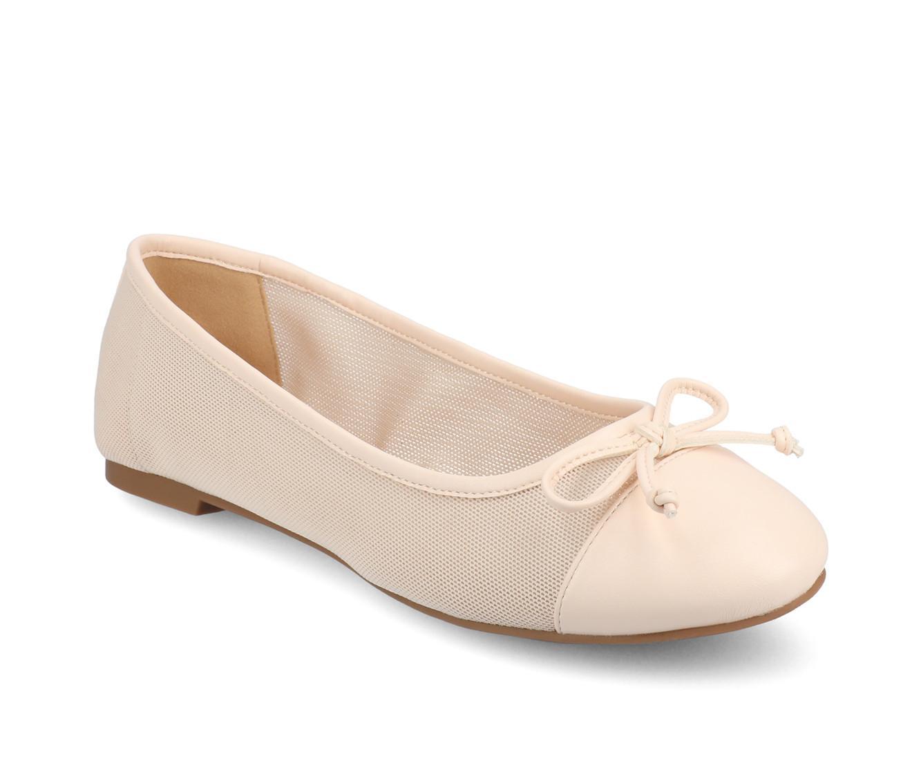 Women's Journee Collection Kaiah Flats Product Image