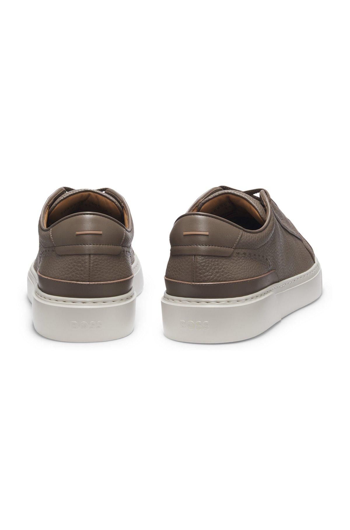 Gary trainers in grained leather Product Image