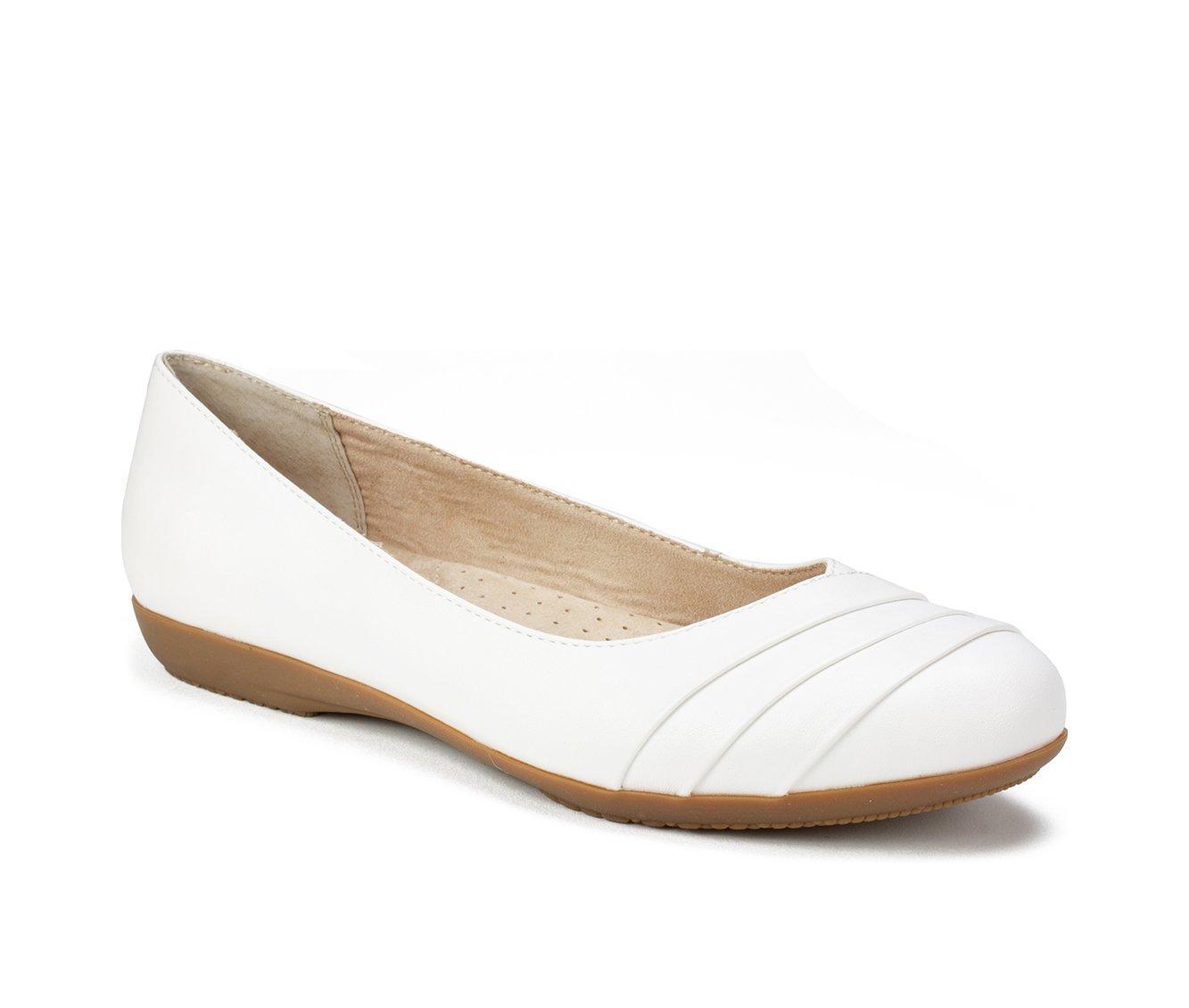 Women's Cliffs by White Mountain Clara Flats Product Image