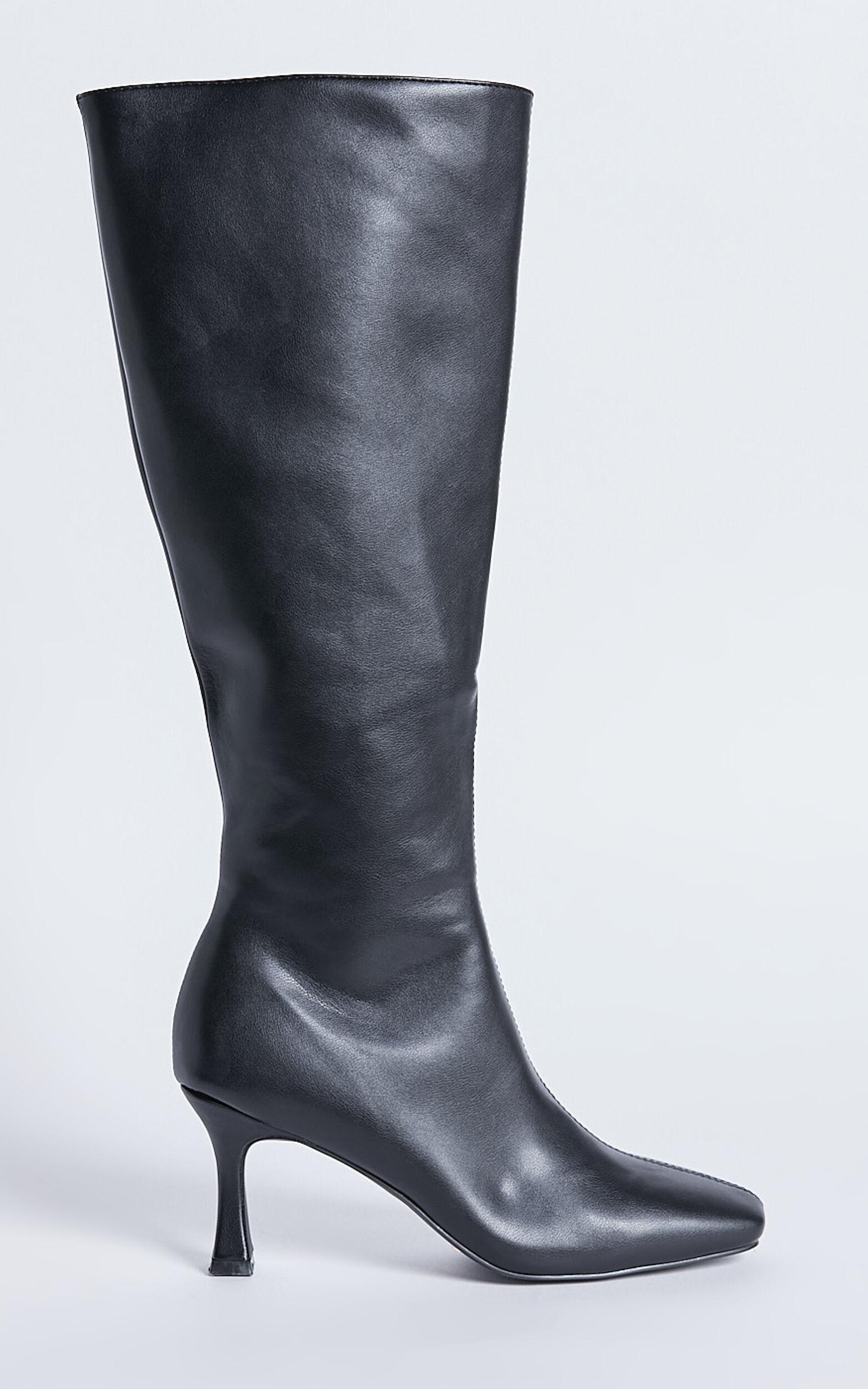 Billini - Corbin Boots in Black Product Image