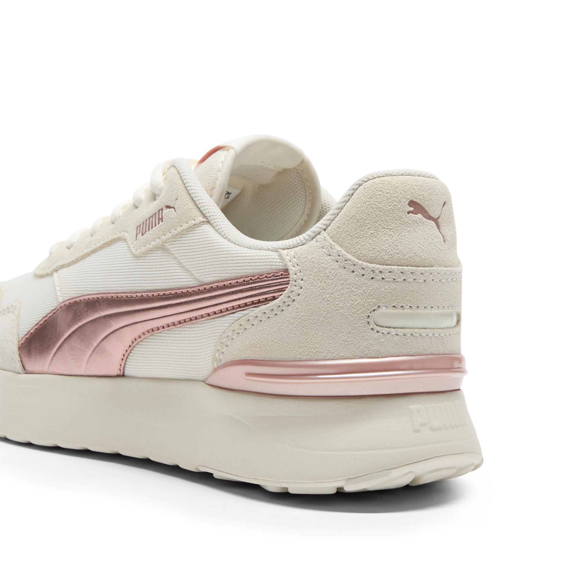 R78 Voyage Grounded Neutrals Women's Sneakers Product Image