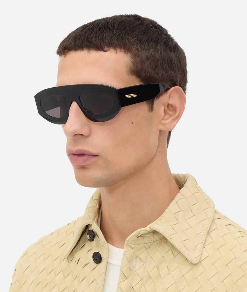 Ultrathin Shield Sunglasses in Black/black/grey Product Image