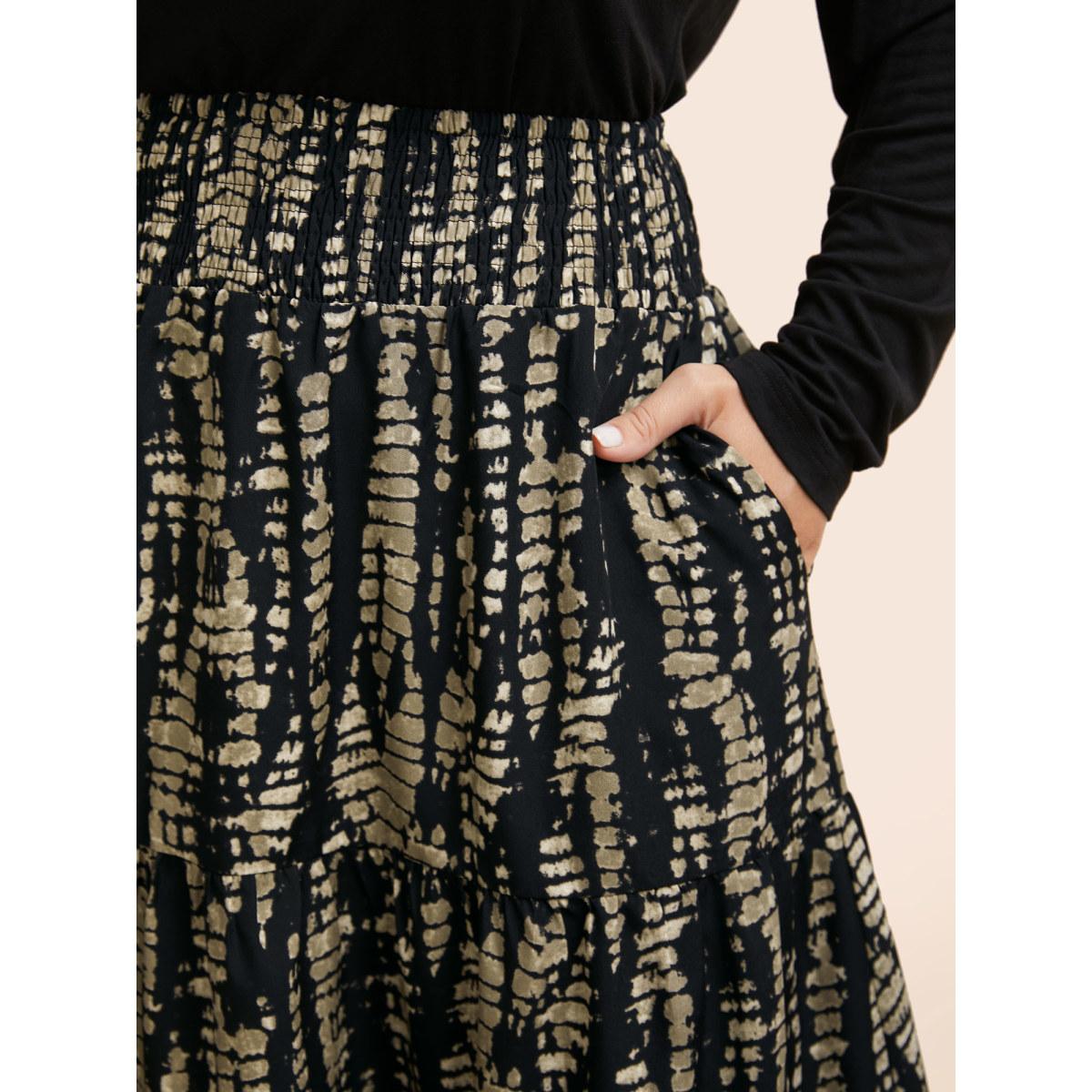 Plus Size Geometric Shirred Ruffle Layered Hem Skirt Women Black Leisure Shirred No stretch Slanted pocket Casual Skirts BloomChic 14-16/1X Product Image