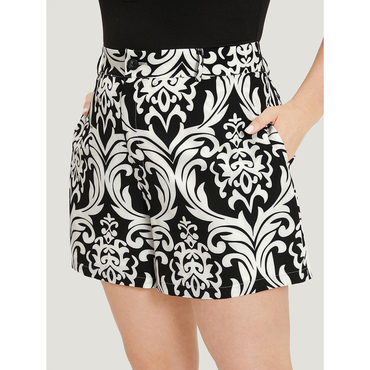 Plus Size Boho Print Button Fly Pocket High Rise Shorts Women Multicolor Elegant Pocket Dailywear Shorts BloomChic 14-16/1X Product Image