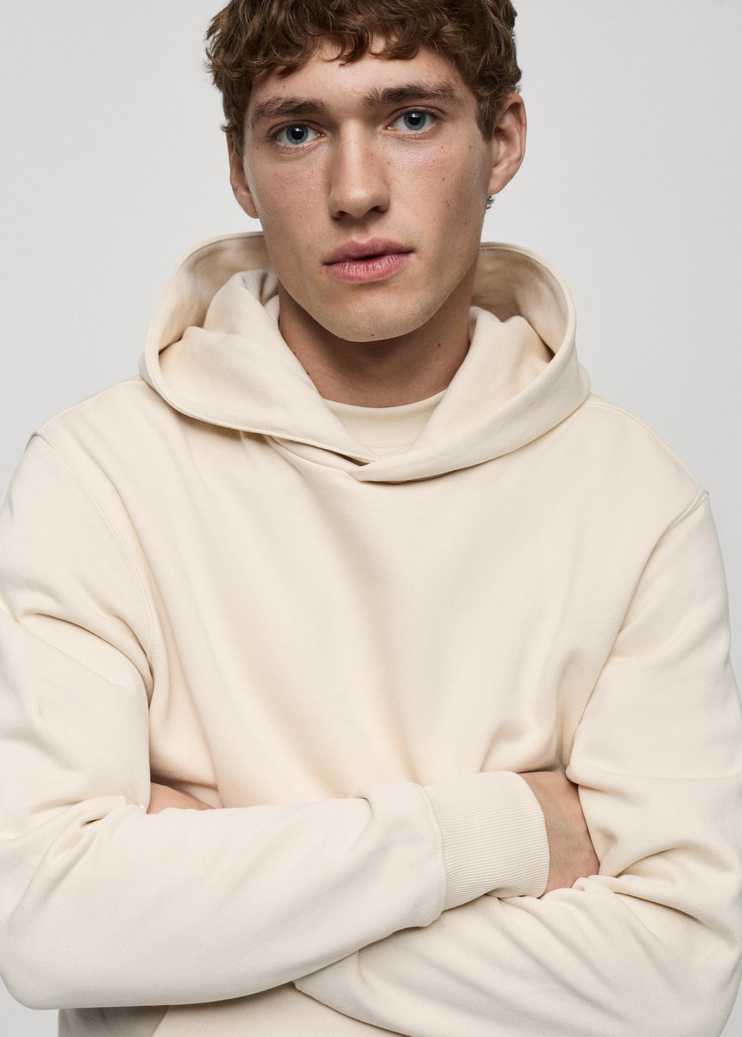 Hoodie cotton sweatshirt - Men | MANGO USA Product Image