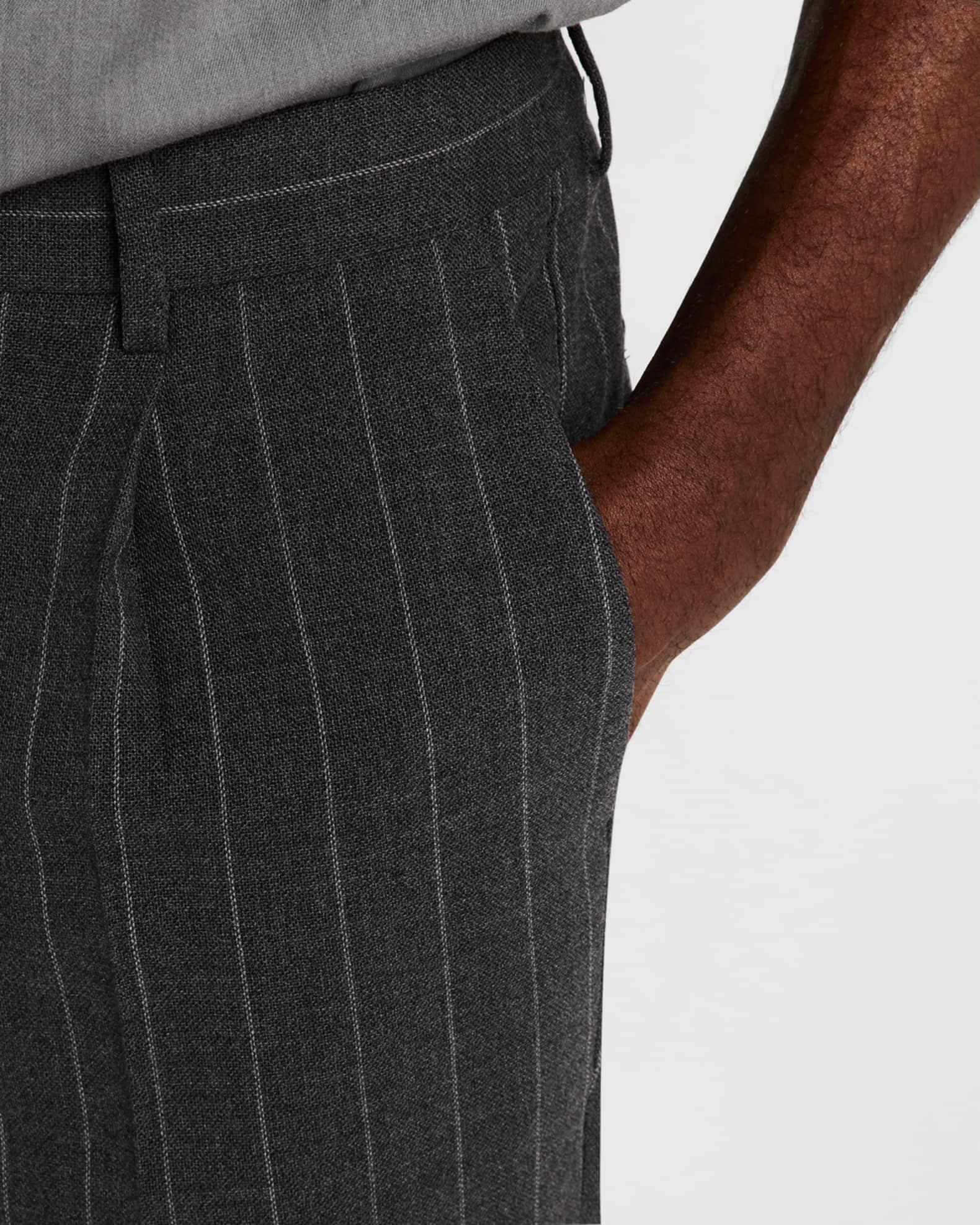 Men's Wool Pinstripe Single-Pleated Trousers Product Image