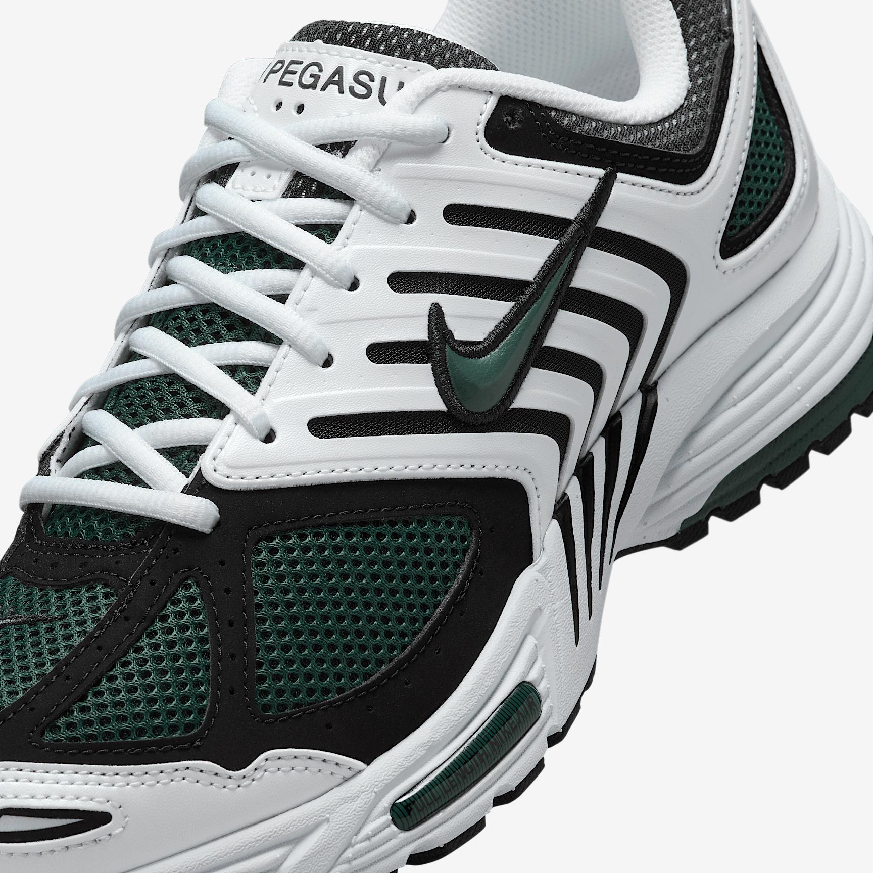 Nike Womens Air Pegasus 2005 Shoes | HQ5718-102 Product Image