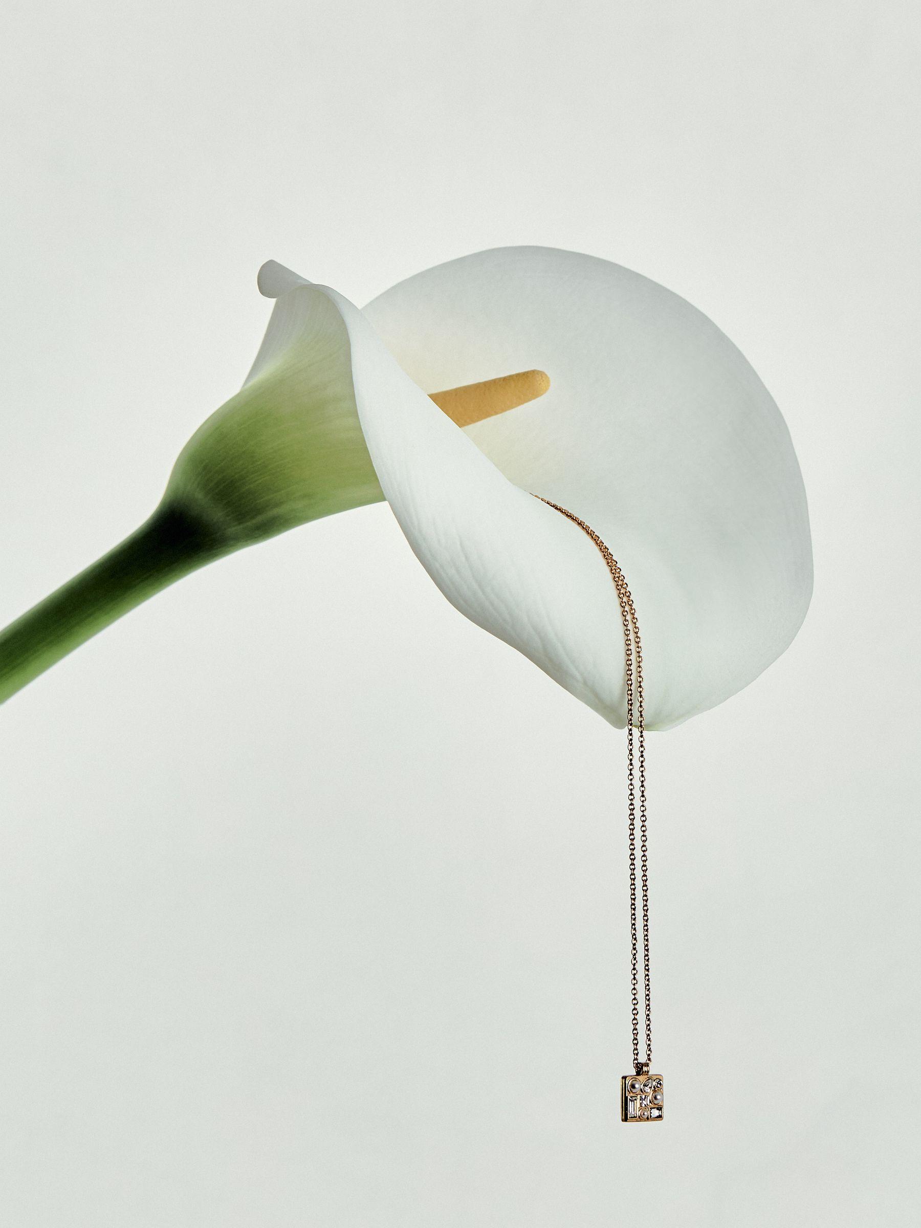 Tone Square Pendant Necklace in Gold Product Image