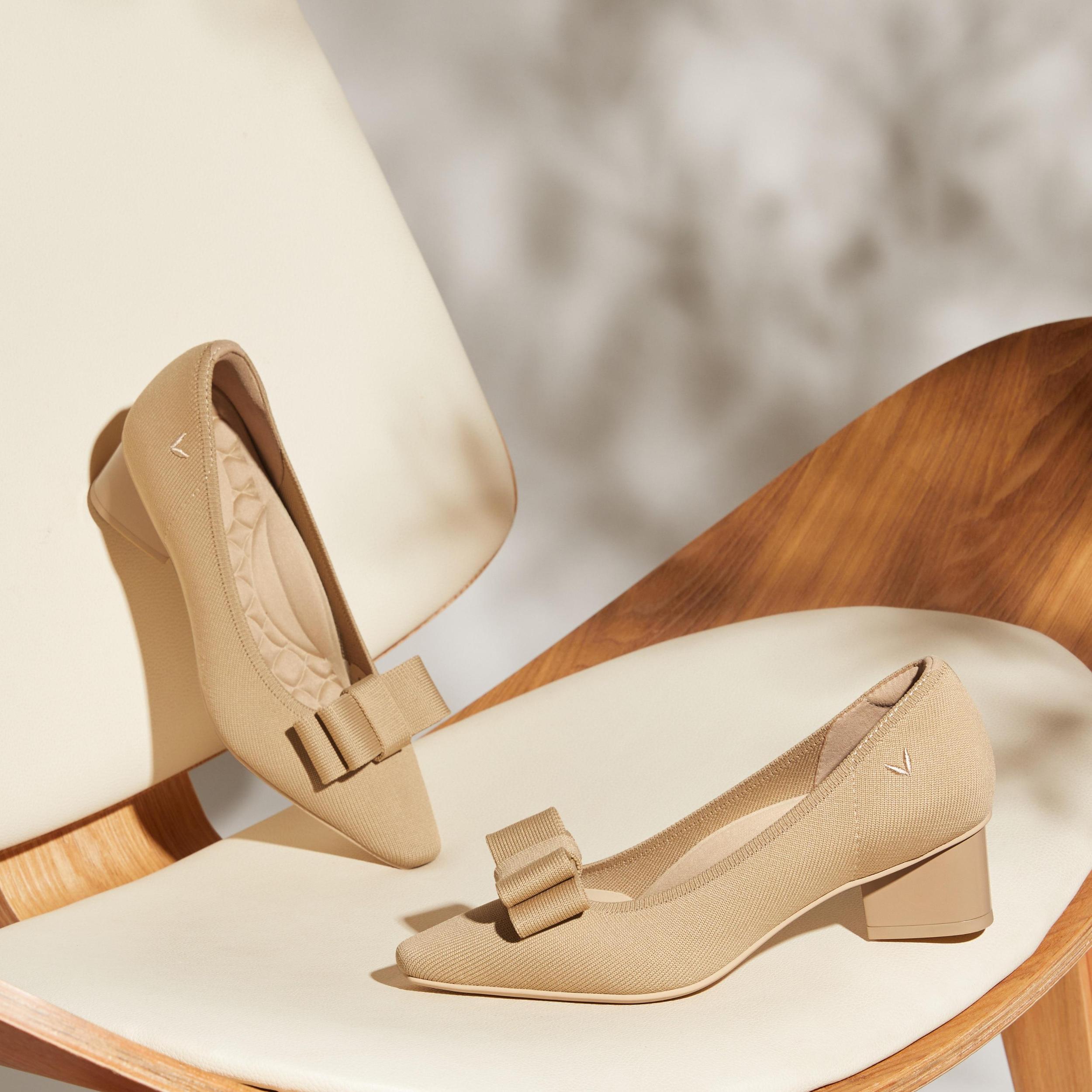 Small Square-Toe Chunky Heels With Removable Charm (Titli Pro) Product Image