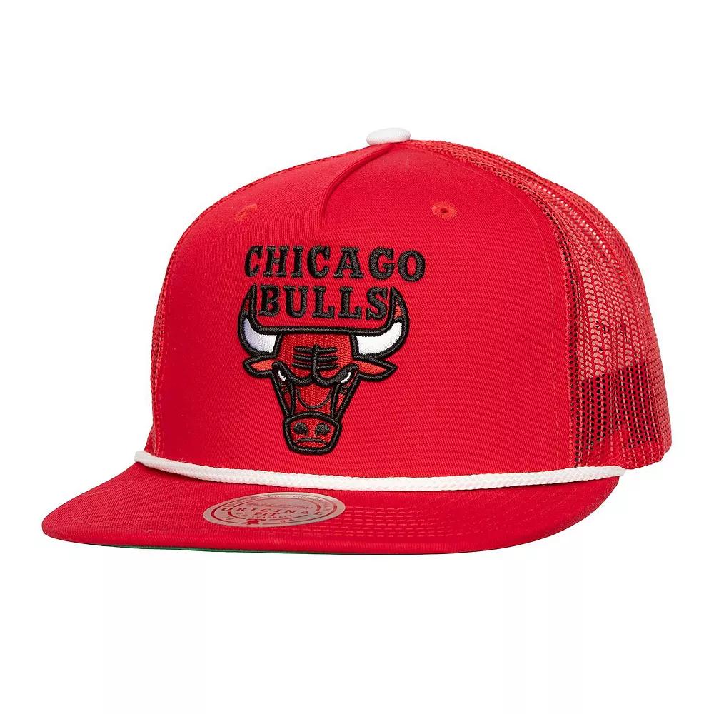 Men's Mitchell & Ness Red Chicago Bulls Roper Meshback Trucker Snapback Hat Product Image