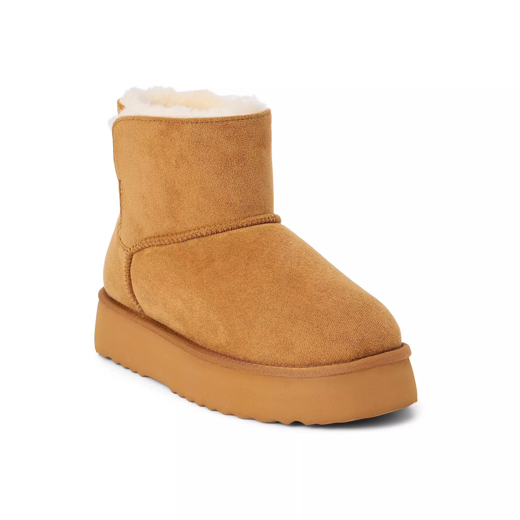 Beach Womens Yukon Shearling Boot Faux Furr Product Image