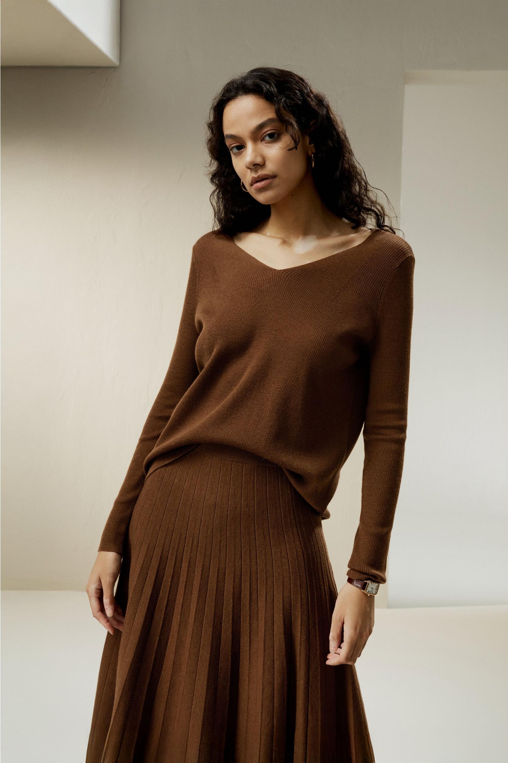 V-neck Ultra-fine Merino Wool Sweater Product Image