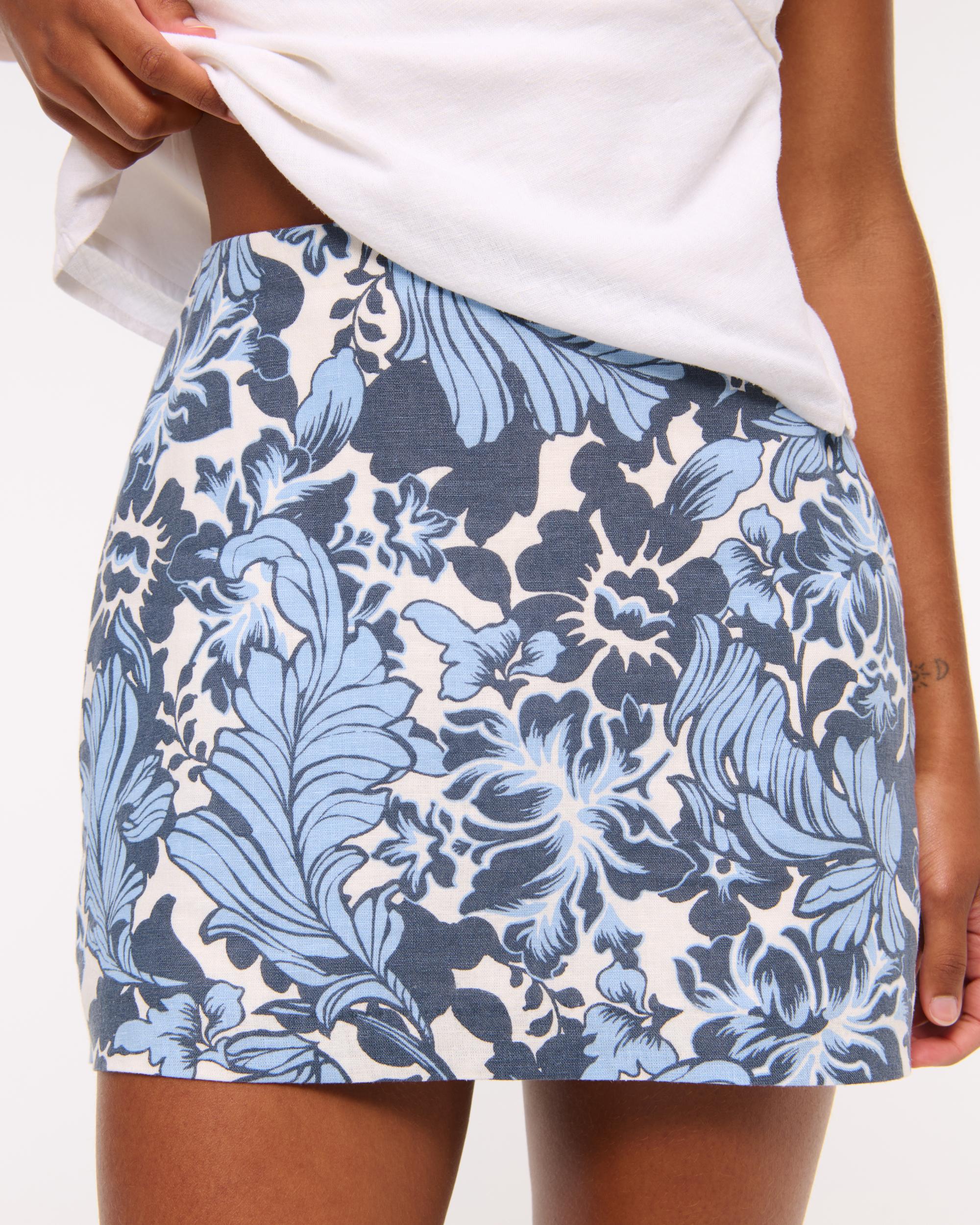 The A&F Scarlett Curve Love Linen-Blend Mini Skort Product Image