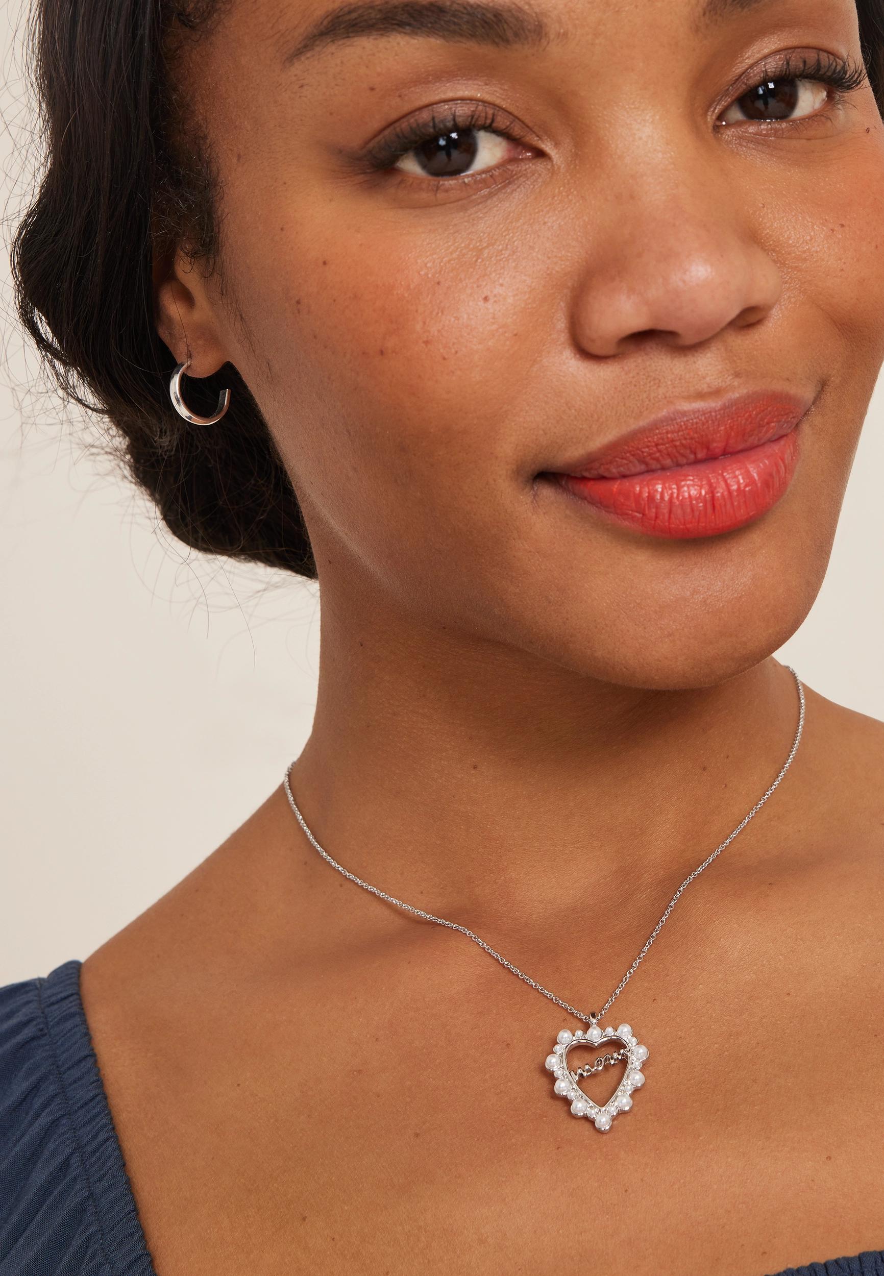 Mom Heart Shaped Pearl Pendant Necklace Product Image