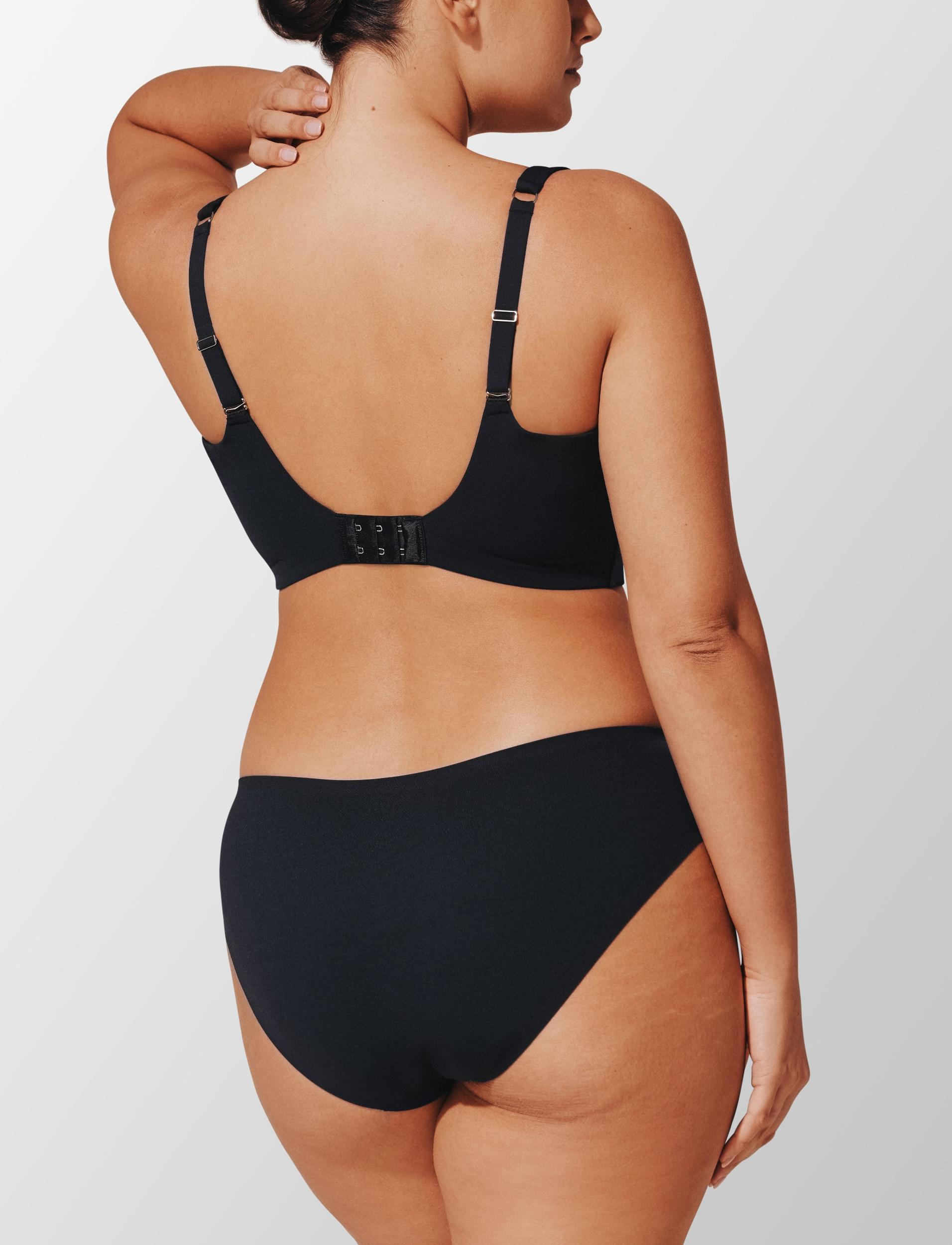 ComfortStretch Smoothing Wireless Bra Product Image