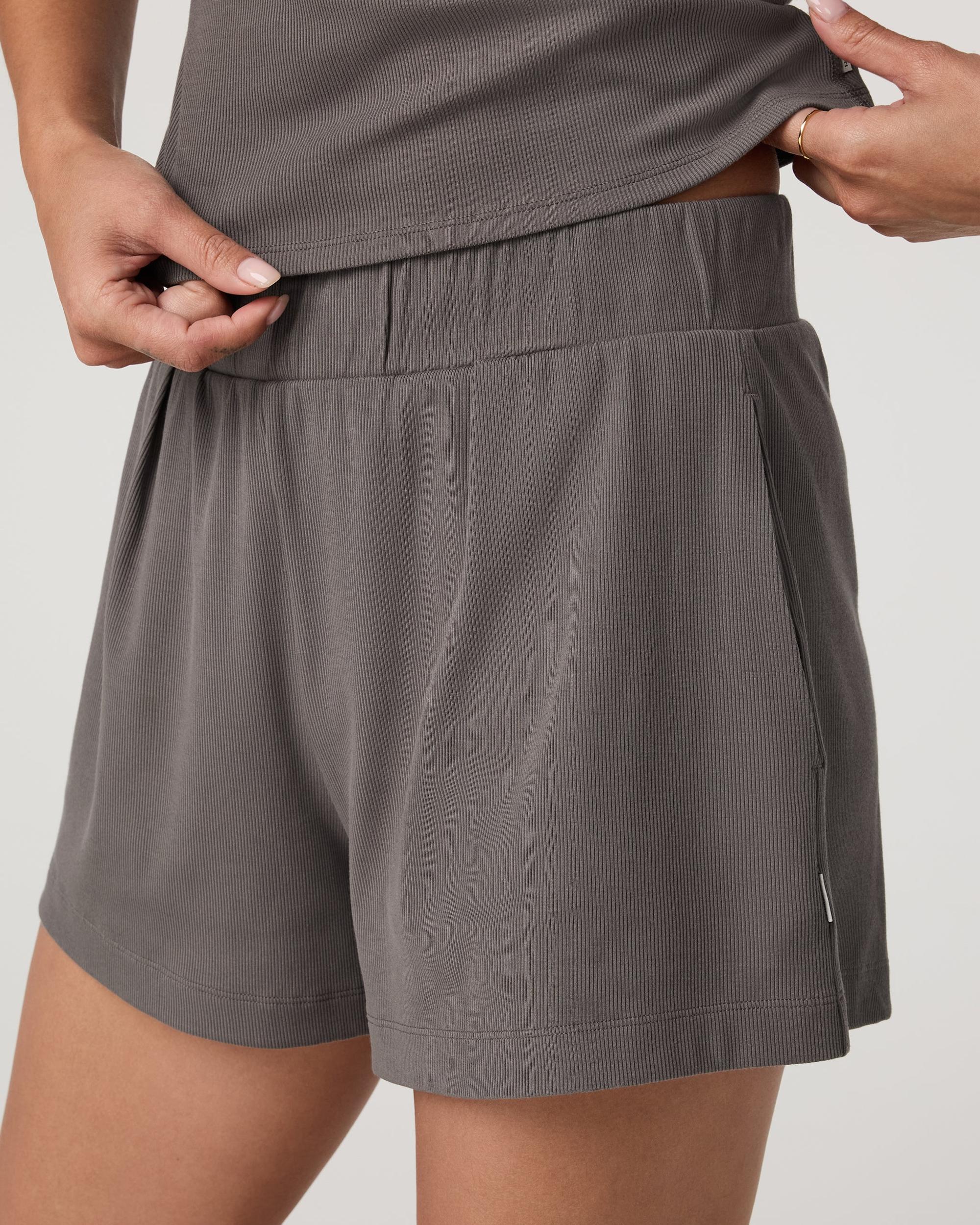 Pose Short Product Image