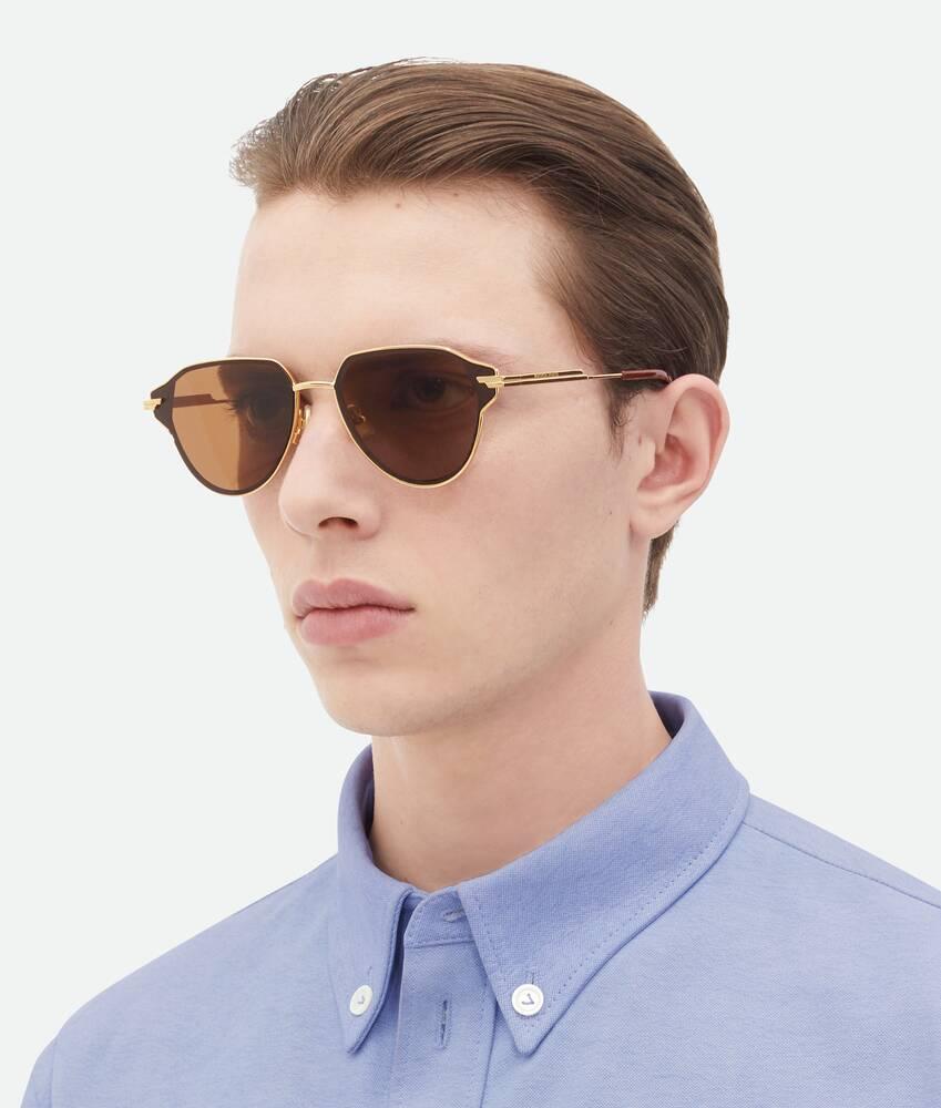 Glaze Metal Aviator Sunglasses in Gold / Brown Product Image