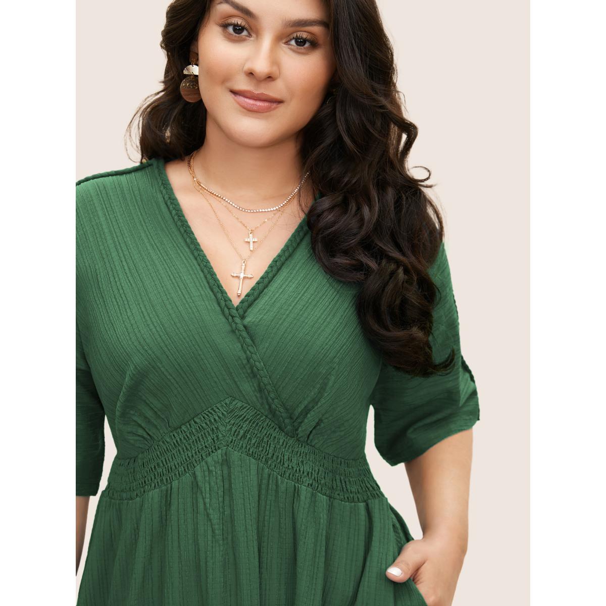 Plus Size V Neck Shirred Contrast Webbing Split Side Dress Emerald Women Resort Texture V-neck Half Sleeve Curvy BloomChic 26/4X Product Image