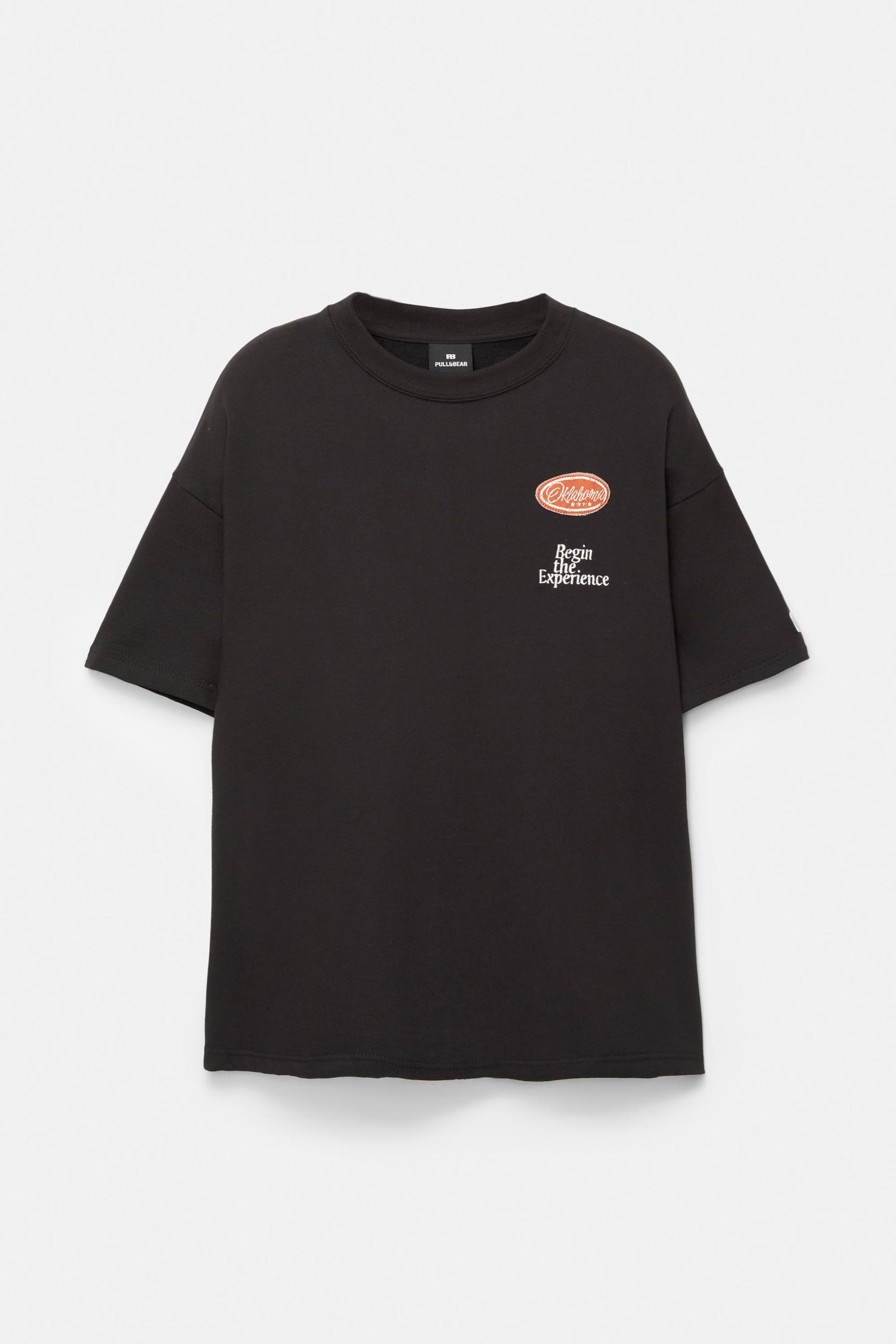 Short sleeve sweatshirt with patch Product Image