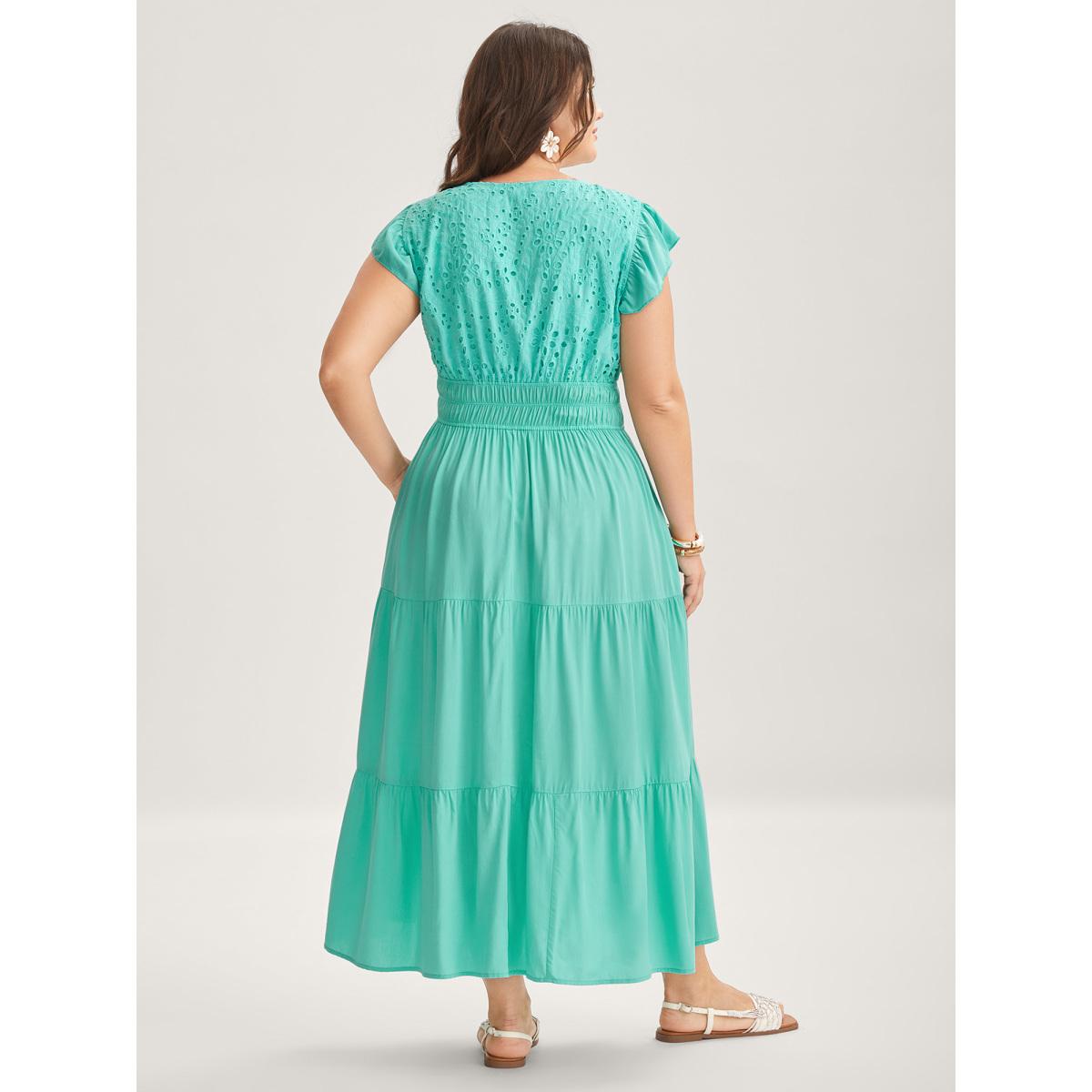 Plus Size Cotton Embroidered Tie Pockets Midi Dress Malachitegreen Women Resort V-neck Cap Sleeve Curvy BloomChic 12/L Product Image