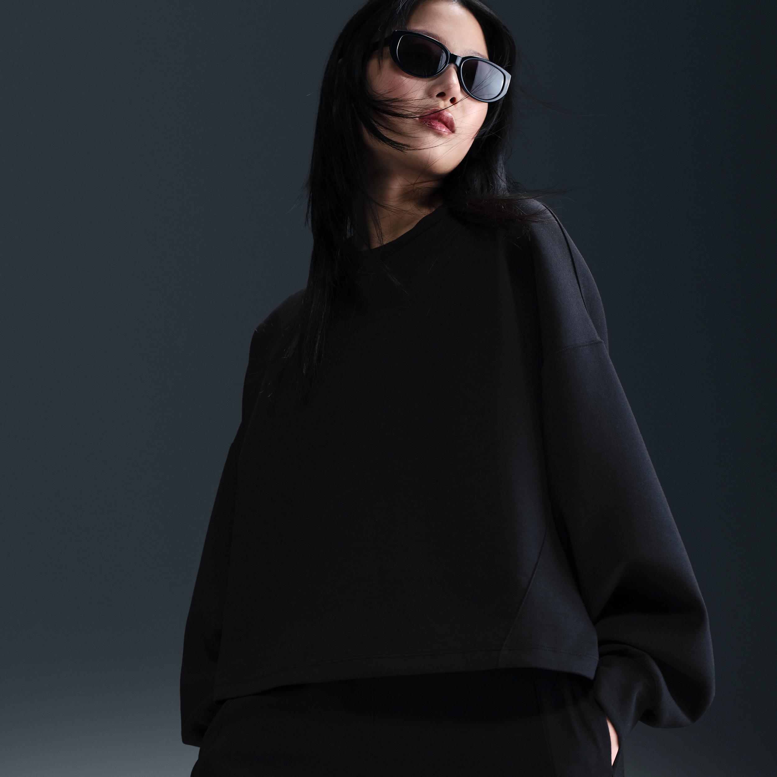 Nike Womens 24.7 ImpossiblySoft Dri-FIT Oversized Crew-Neck Top | HQ8193-010 Product Image