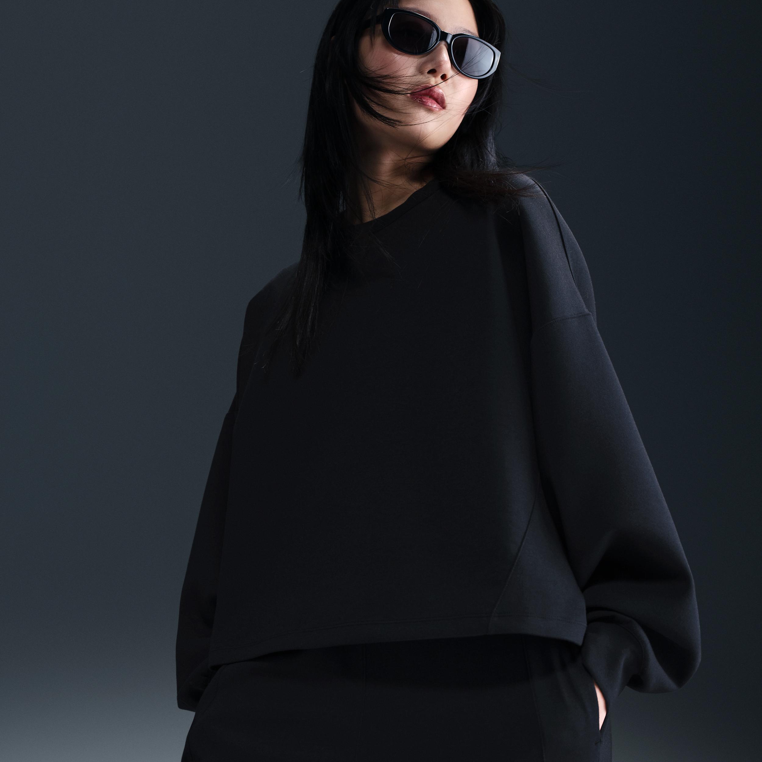 Nike Womens 24.7 ImpossiblySoft Dri-FIT Oversized Crew-Neck Top | HQ8193-010 Product Image