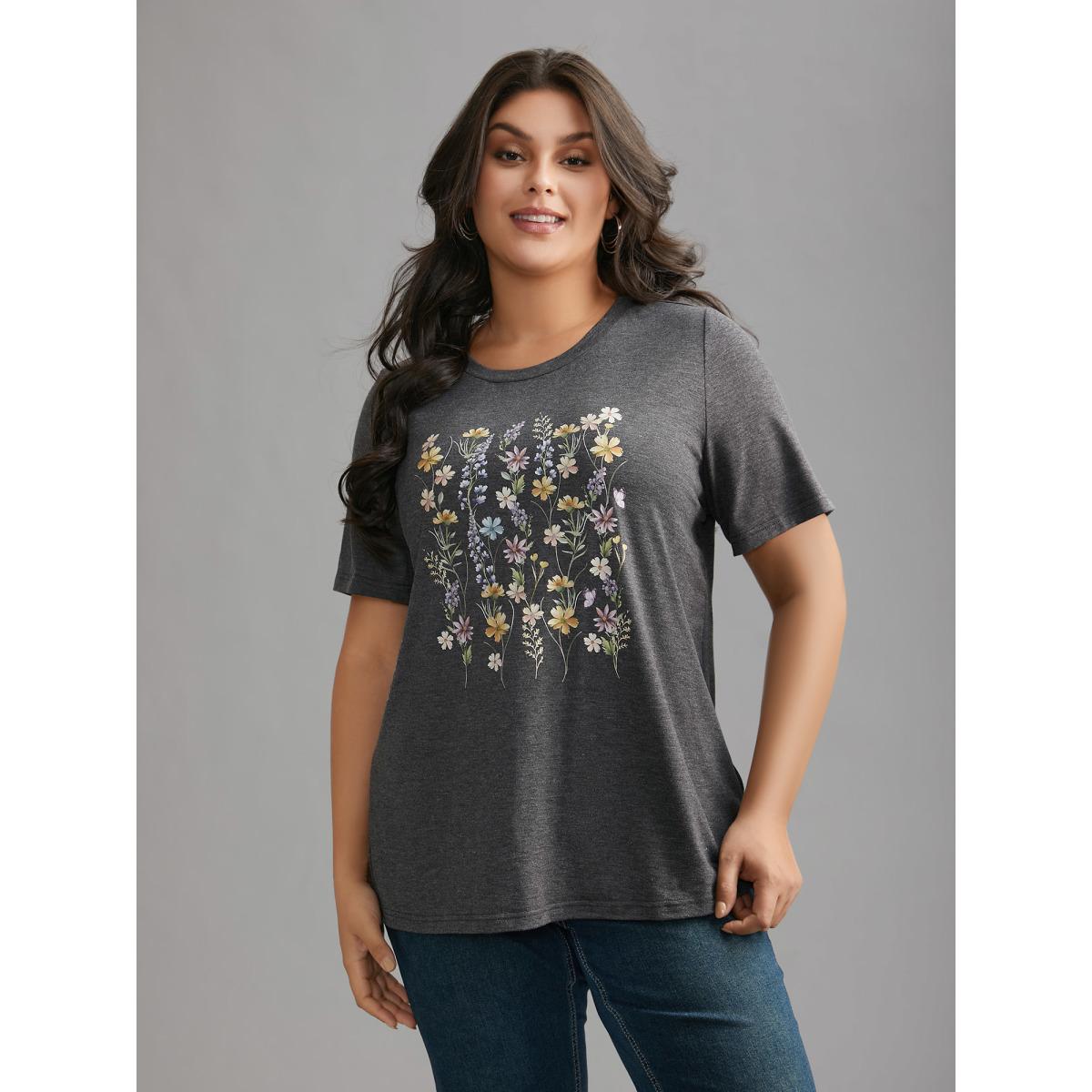 Plus Size Floral Crew Neck Stretchy T-Shirt DimGray Women Leisure Non Natural Flowers Round Neck Casual T-shirts BloomChic 30/6X Product Image