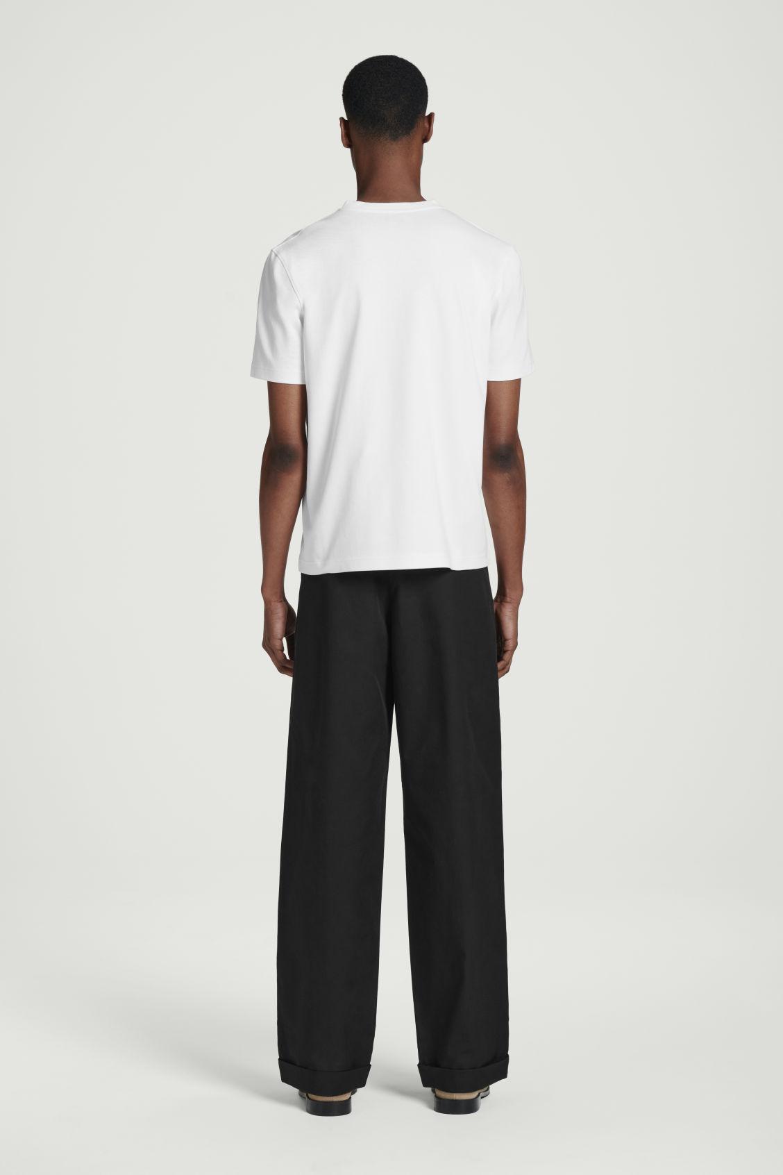 INTERLOCK COTTON V-NECK T-SHIRT Product Image