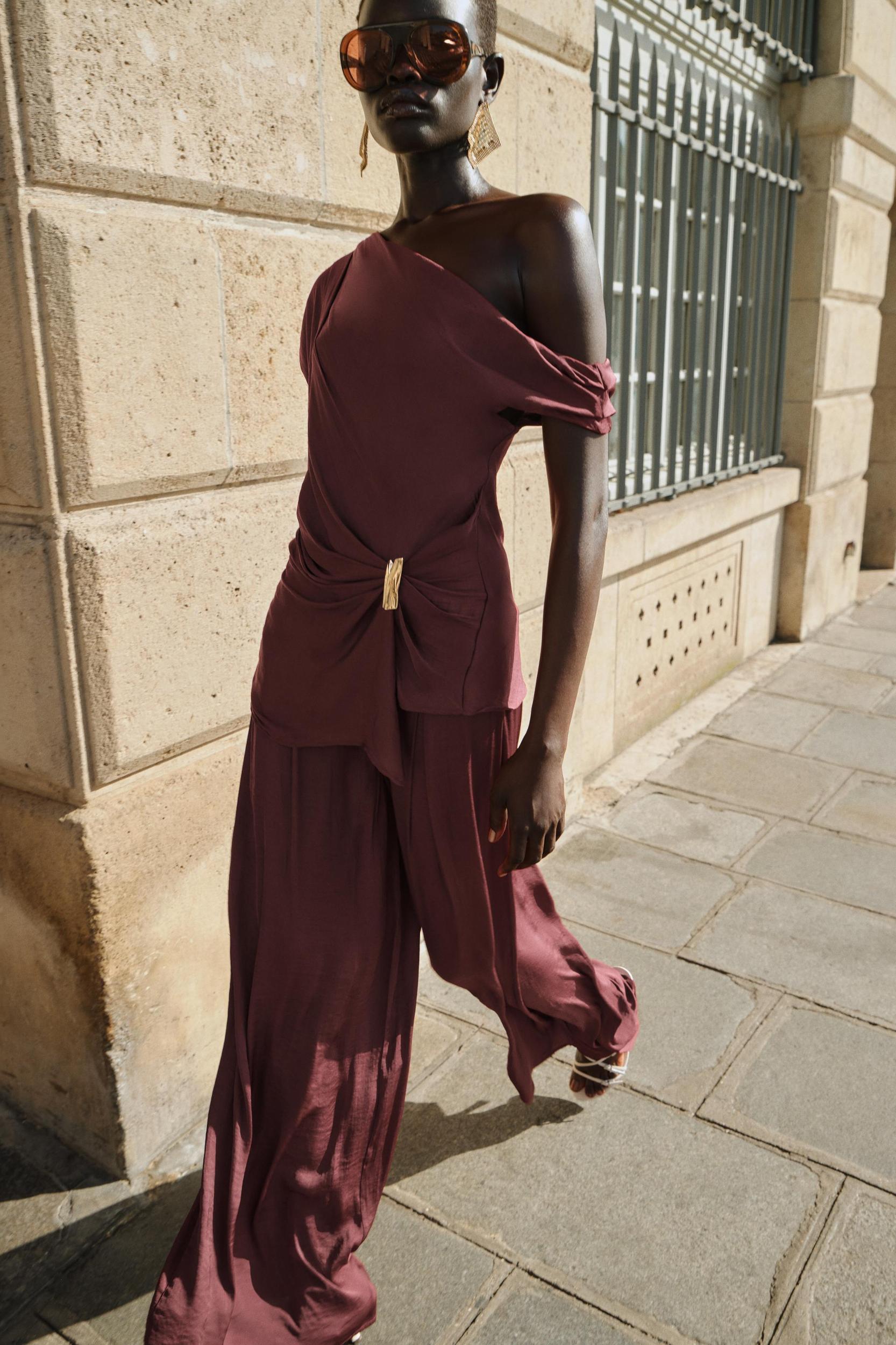 PLEATED WIDE LEG PANTS Product Image