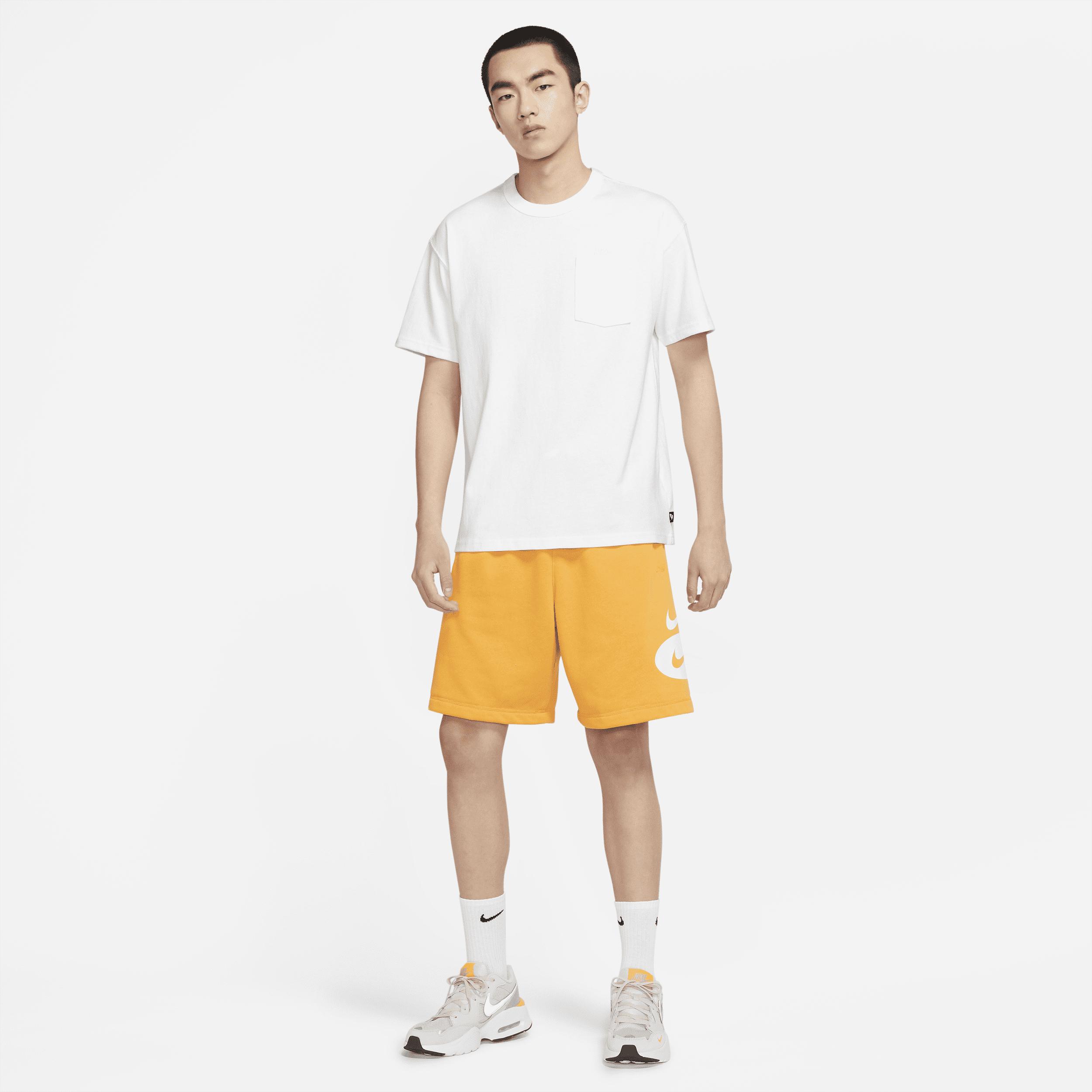Nike Sportswear Premium Essentials Men's Pocket T-Shirt Product Image