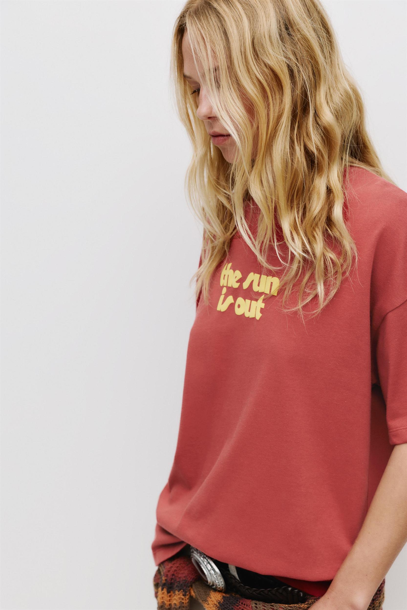 Red slogan T-shirt Product Image