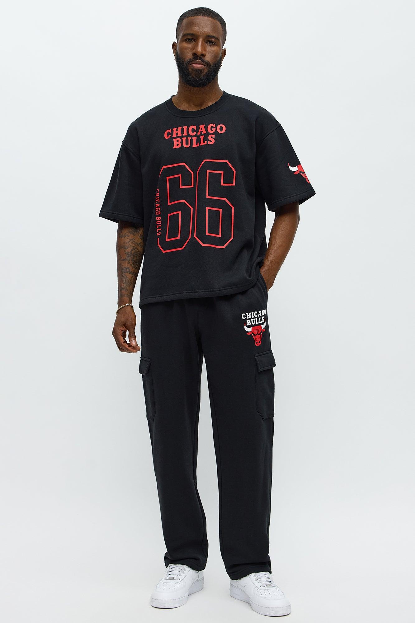 Bulls Oversized Tee - Black Male Product Image