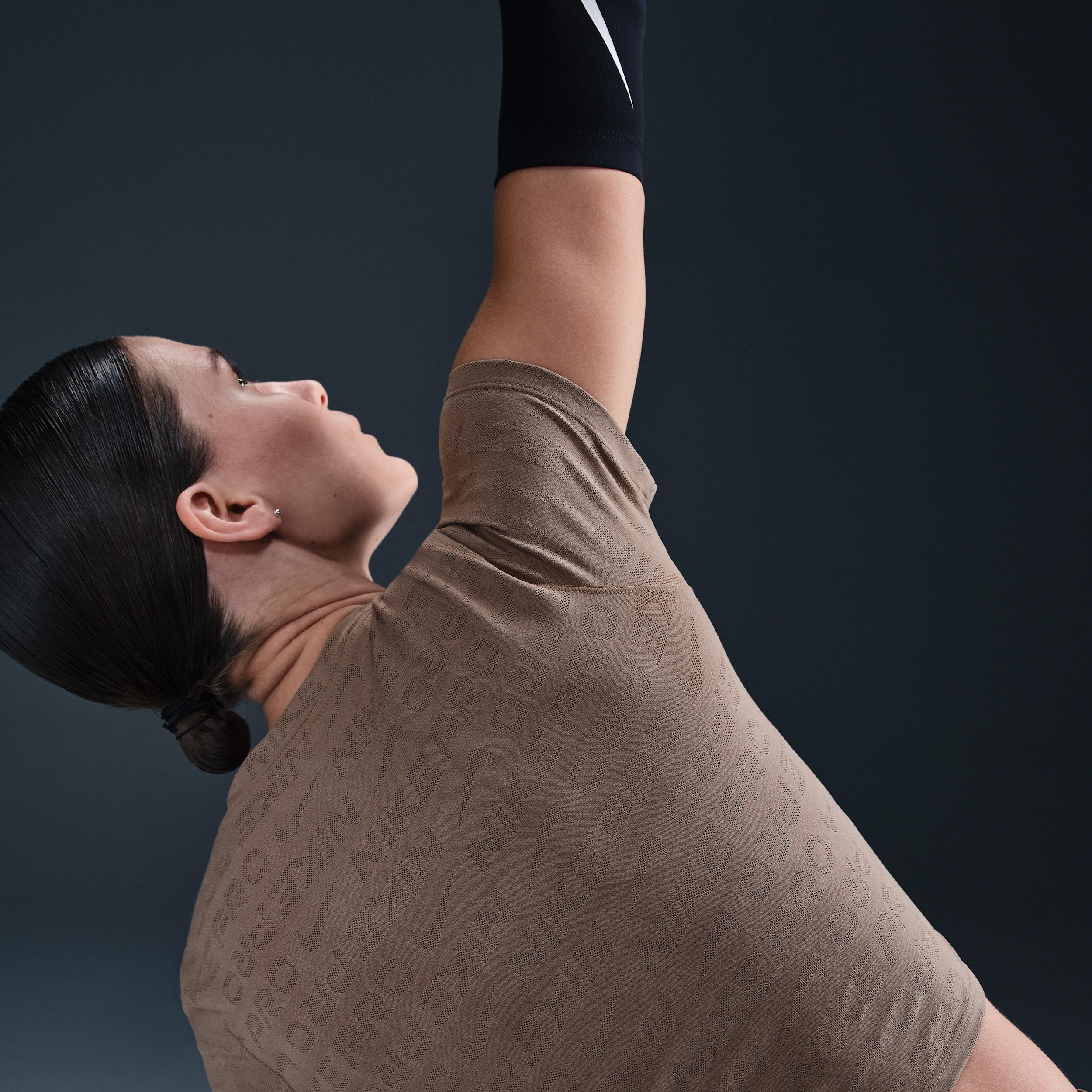 Womens Nike Pro Dri-FIT Short-Sleeve Cropped Jacquard Top | HJ2285-214 Product Image