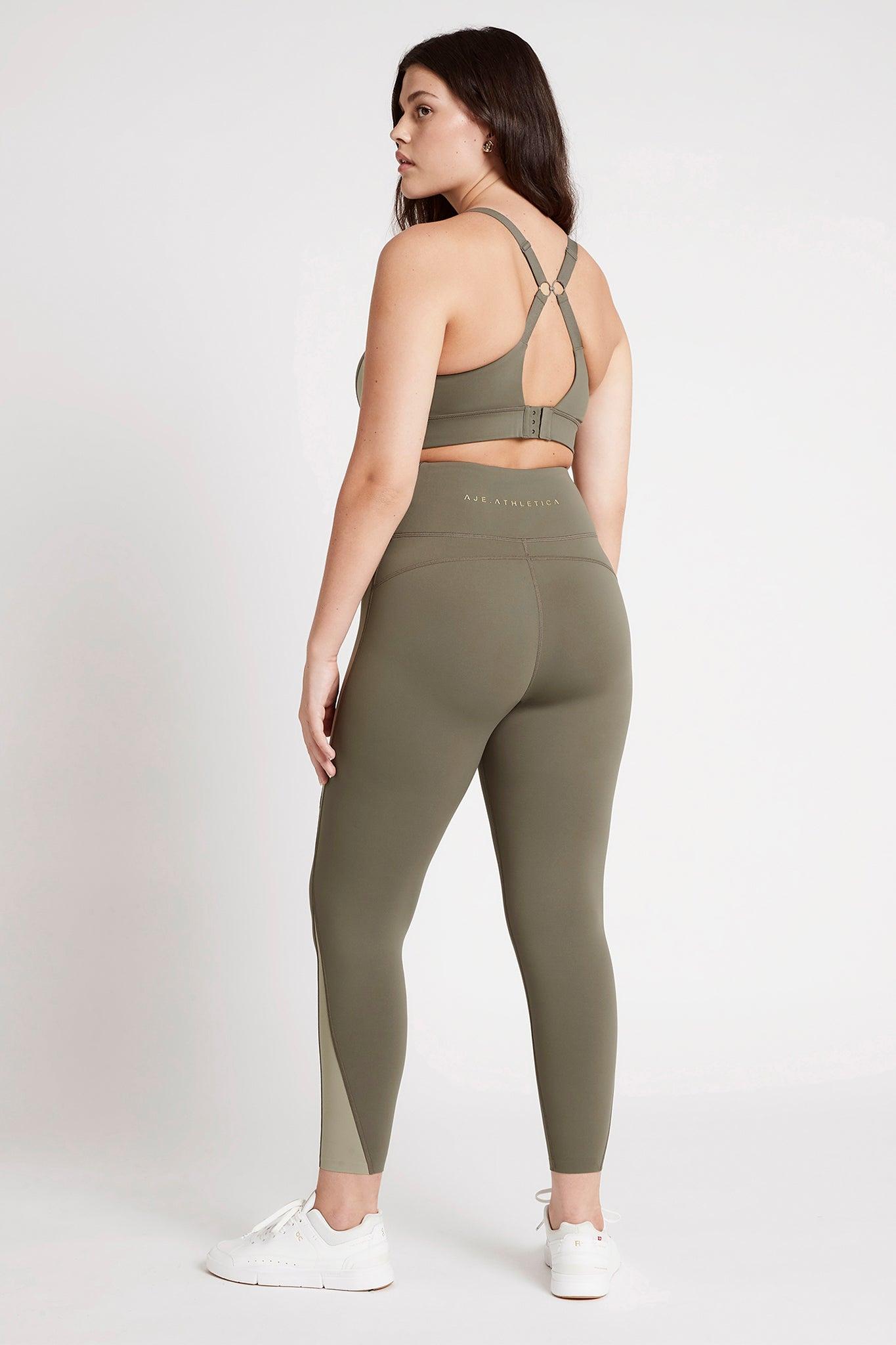 High Rise Signature Logo 7/8 Legging 210 Product Image