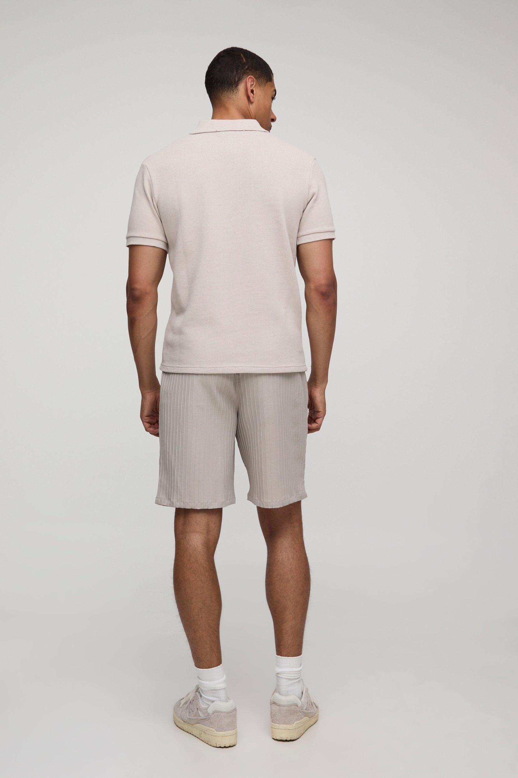 Elasticated Waist Relaxed Fit Textured Stripe Shorts | boohooMAN USA Product Image