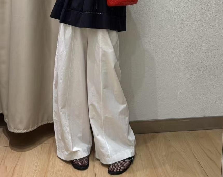 Scoop Neck Plain Flowy Tank Top Product Image