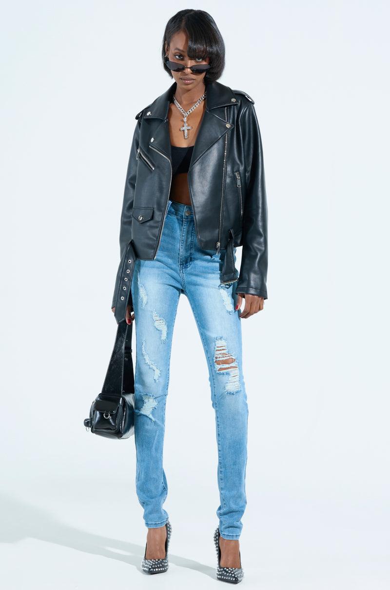 FLEX FIT MEDIUM WASH WITH DISTRESSING Product Image