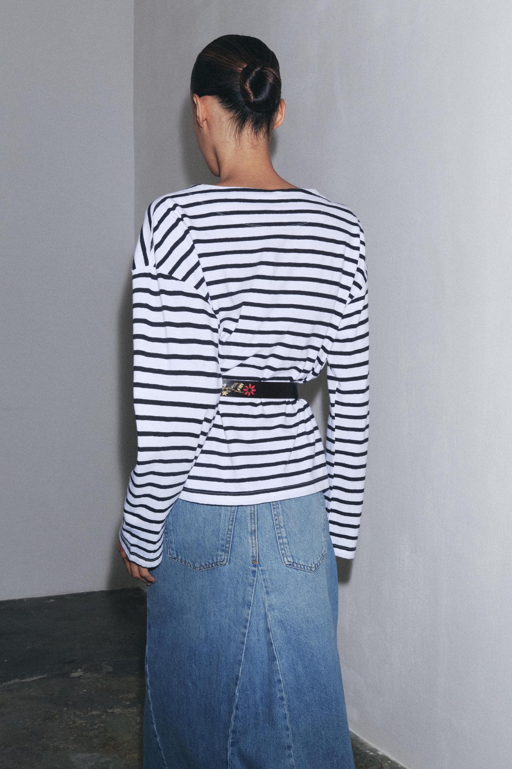 STRIPED LONG SLEEVE T-SHIRT Product Image
