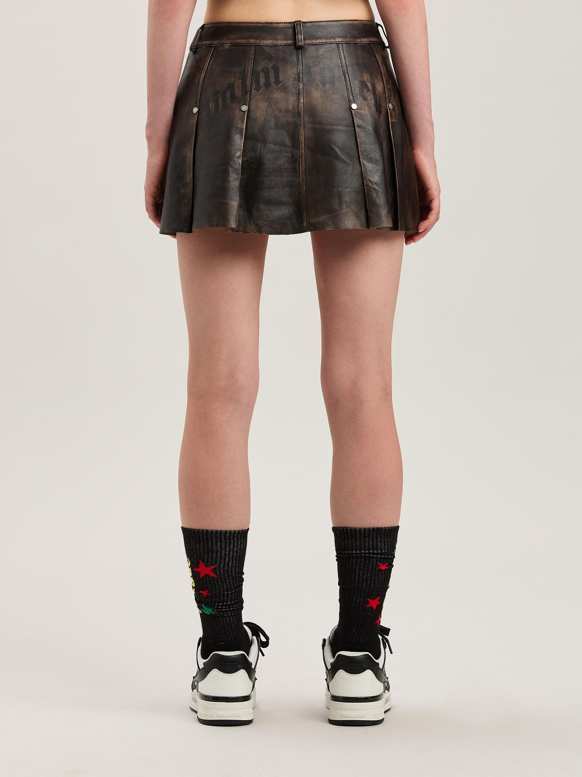 CURVED LOGO LEA PLEATED SKIRT BROWN - DA Product Image