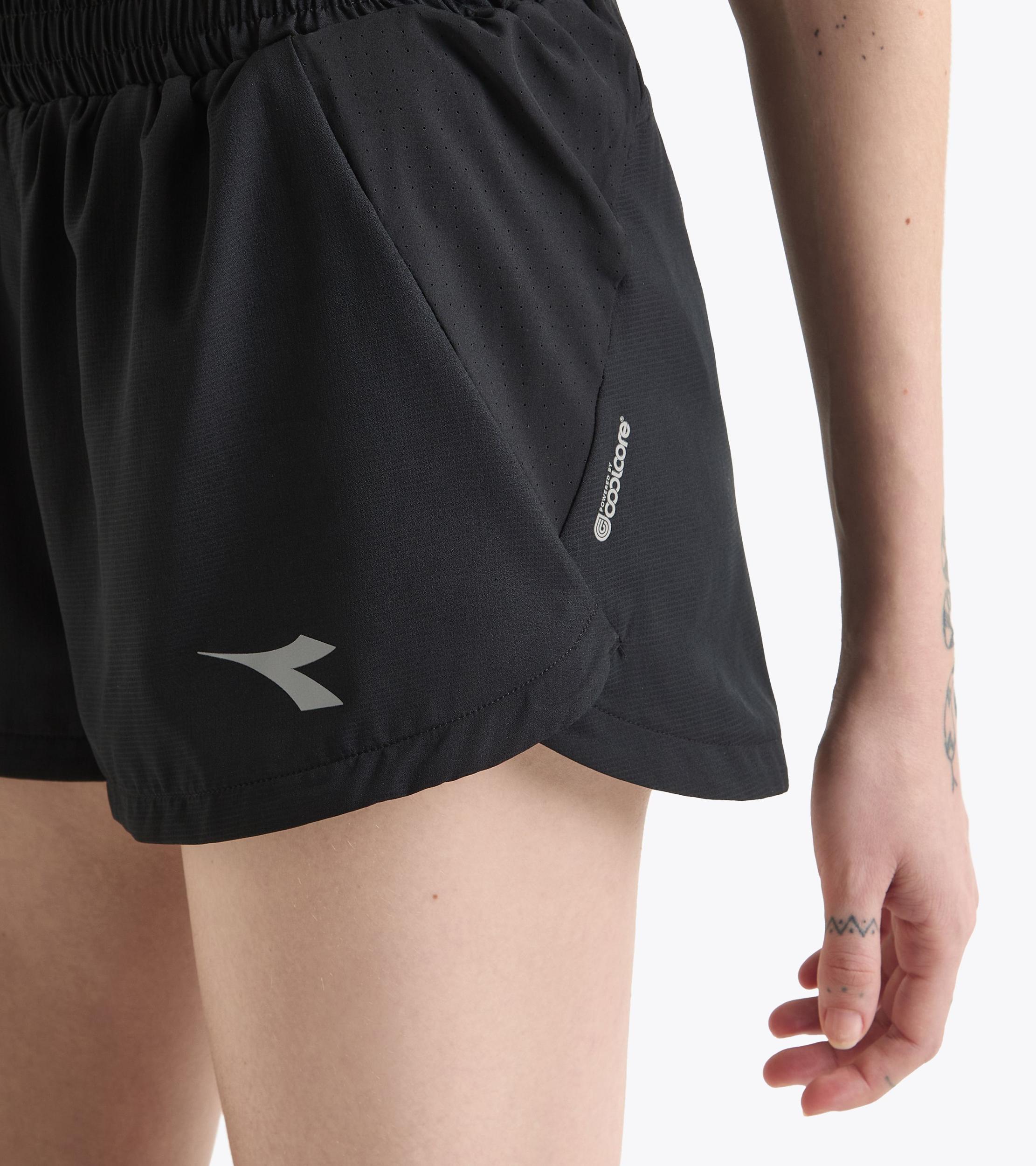 L. SUPER LIGHT SPLIT SHORTS 2.5 Product Image