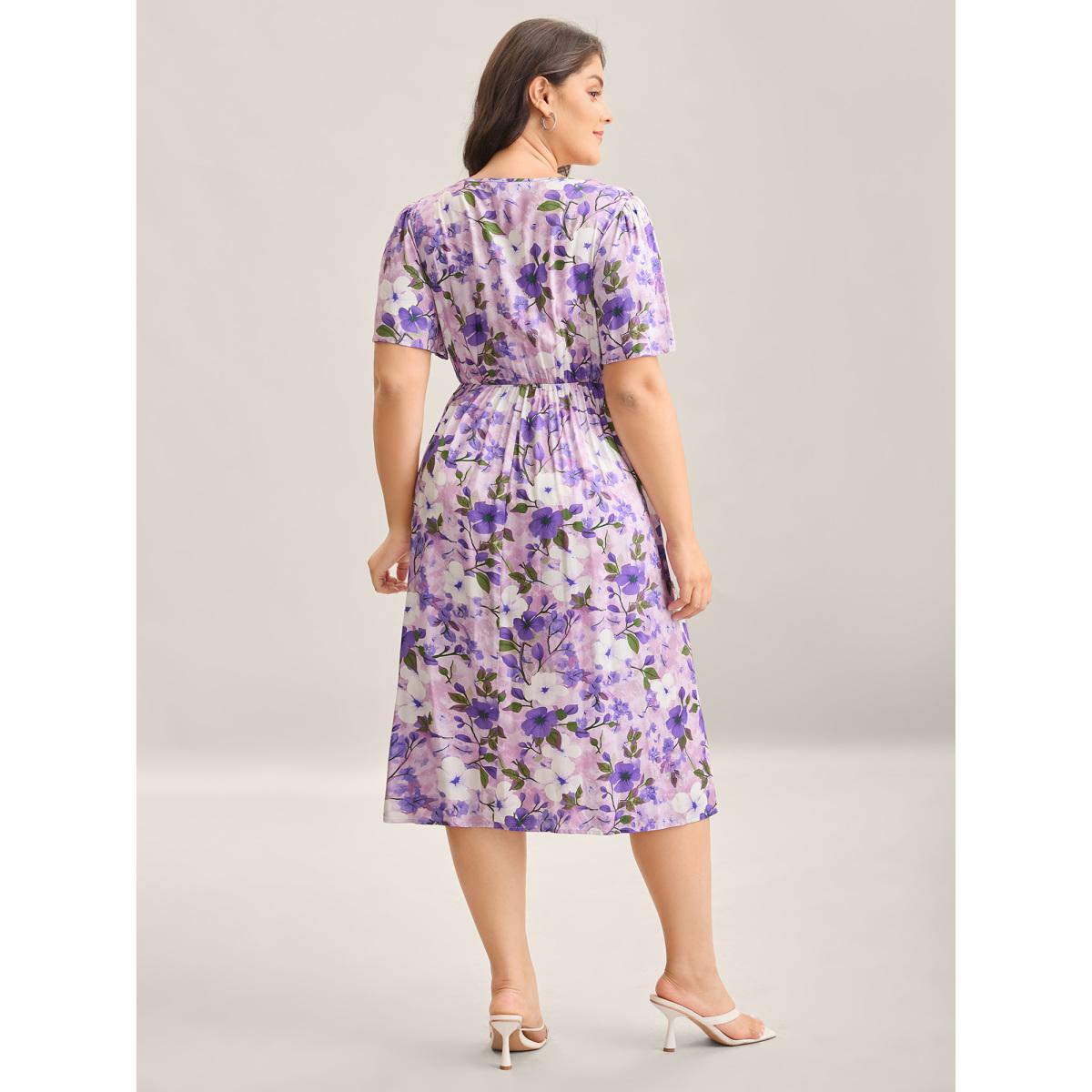 Plus Size Floral Print Ruffled Neck Pockets Midi Dress Lilac Women Romantic V-neck Short sleeve Curvy BloomChic 28/5X Product Image